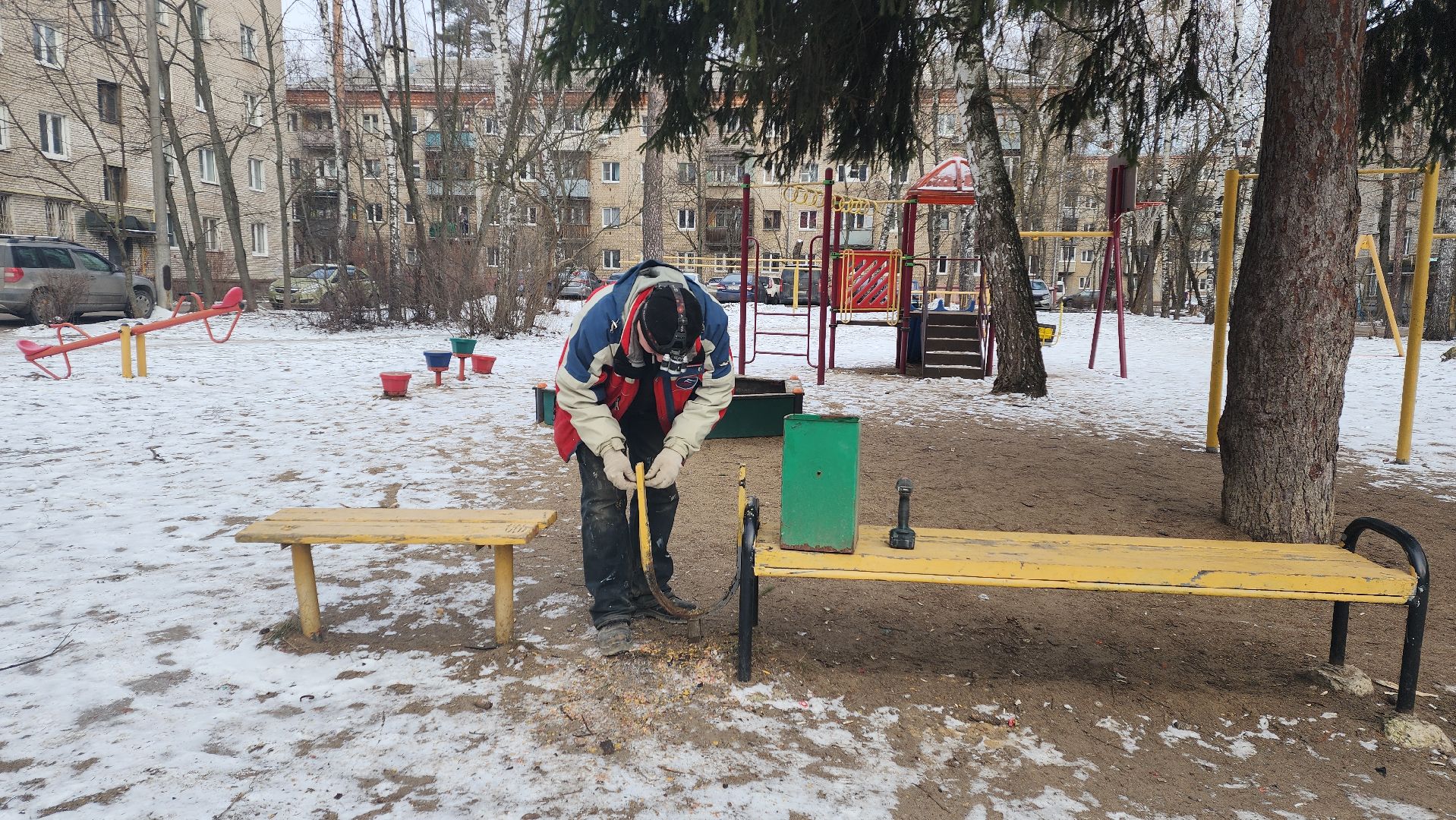 вертикалки, пушкино, уборка двора, коммунальное предприятие, урны для мусора,