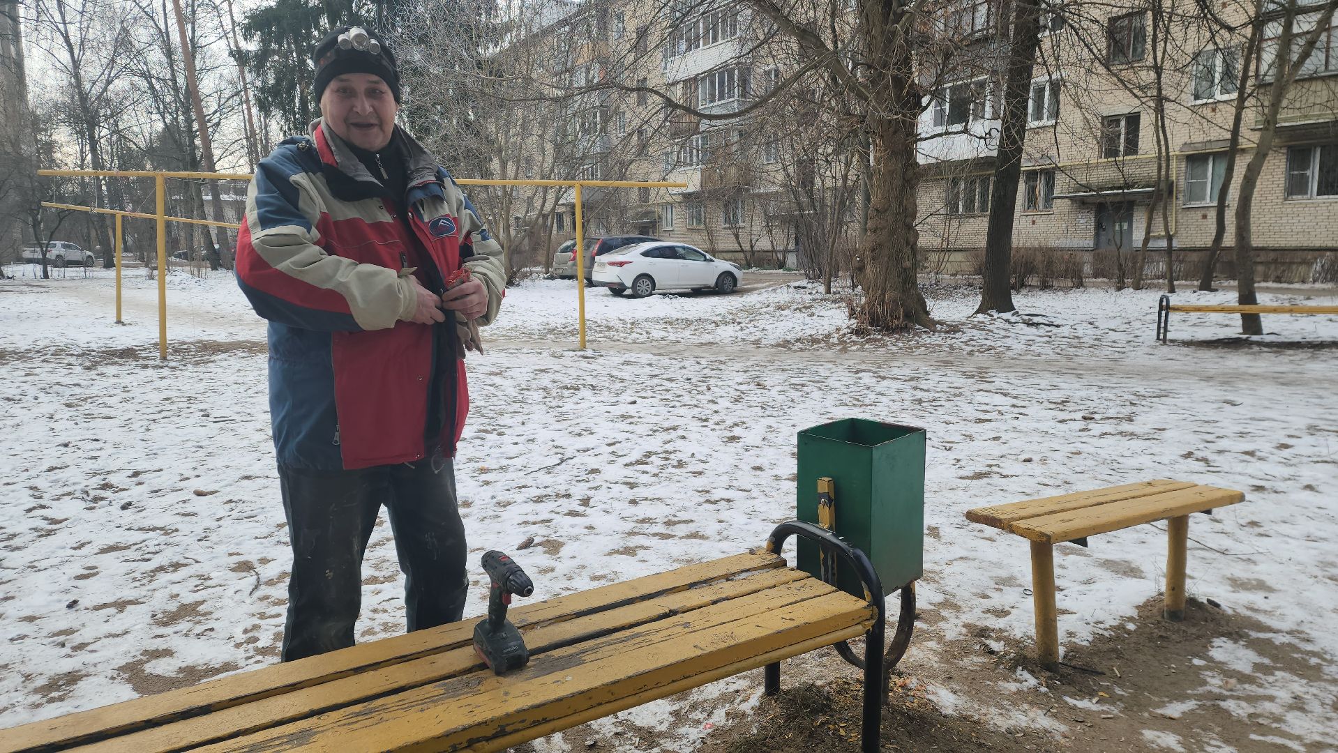 вертикалки, пушкино, уборка двора, коммунальное предприятие, урны для мусора,