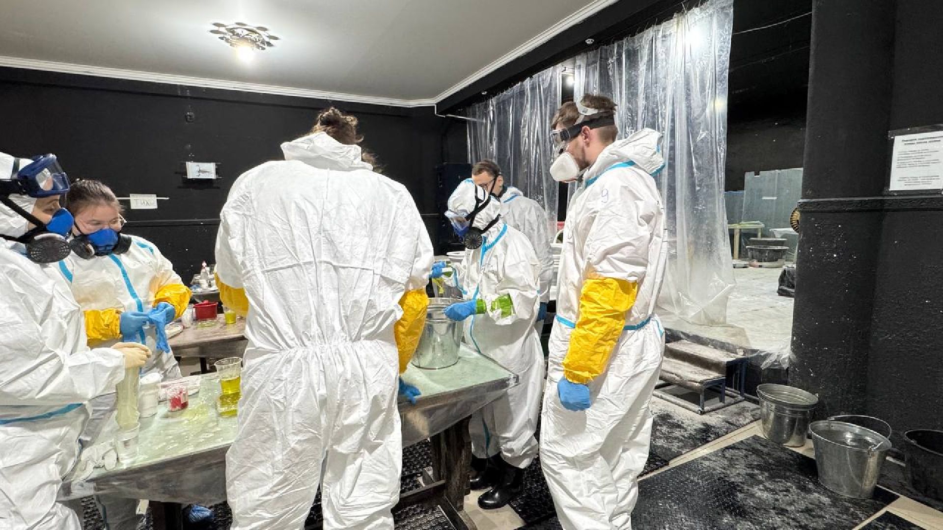 вертикалки, волонтеры подмосковья помогают в анапе, Волонтеры из Бронниц в Анапе,