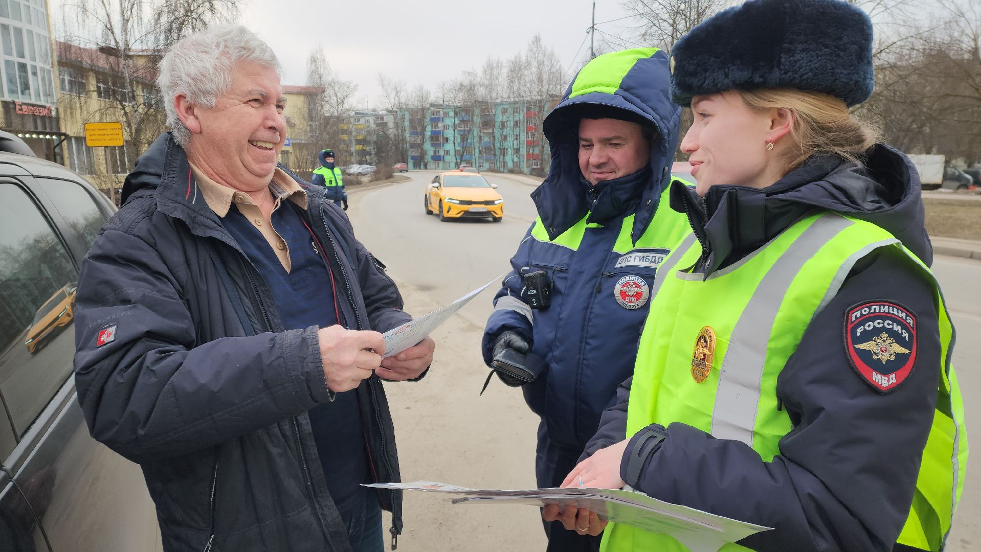 госавтоинспекция, Лобня, Ребнок в машине, вертикалки,