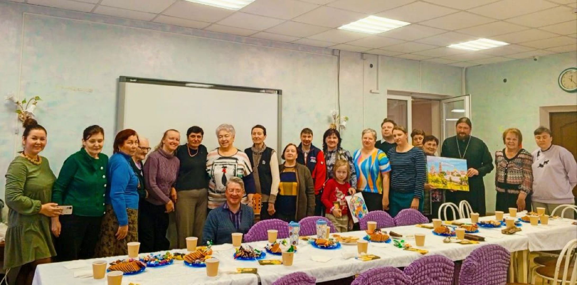 вертикалка, ивантеевка, священник, встреча, беседа,песни под гитару,центр социального обслуживания, родители детей инвалидов,