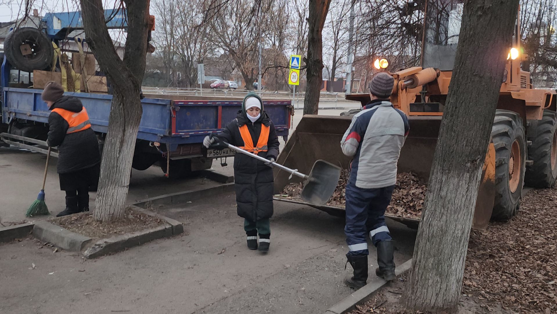 серпухов, площадь 49-й армии, улица чернышевского, комбинат благоустройства, уборка дорог, вертикалки,