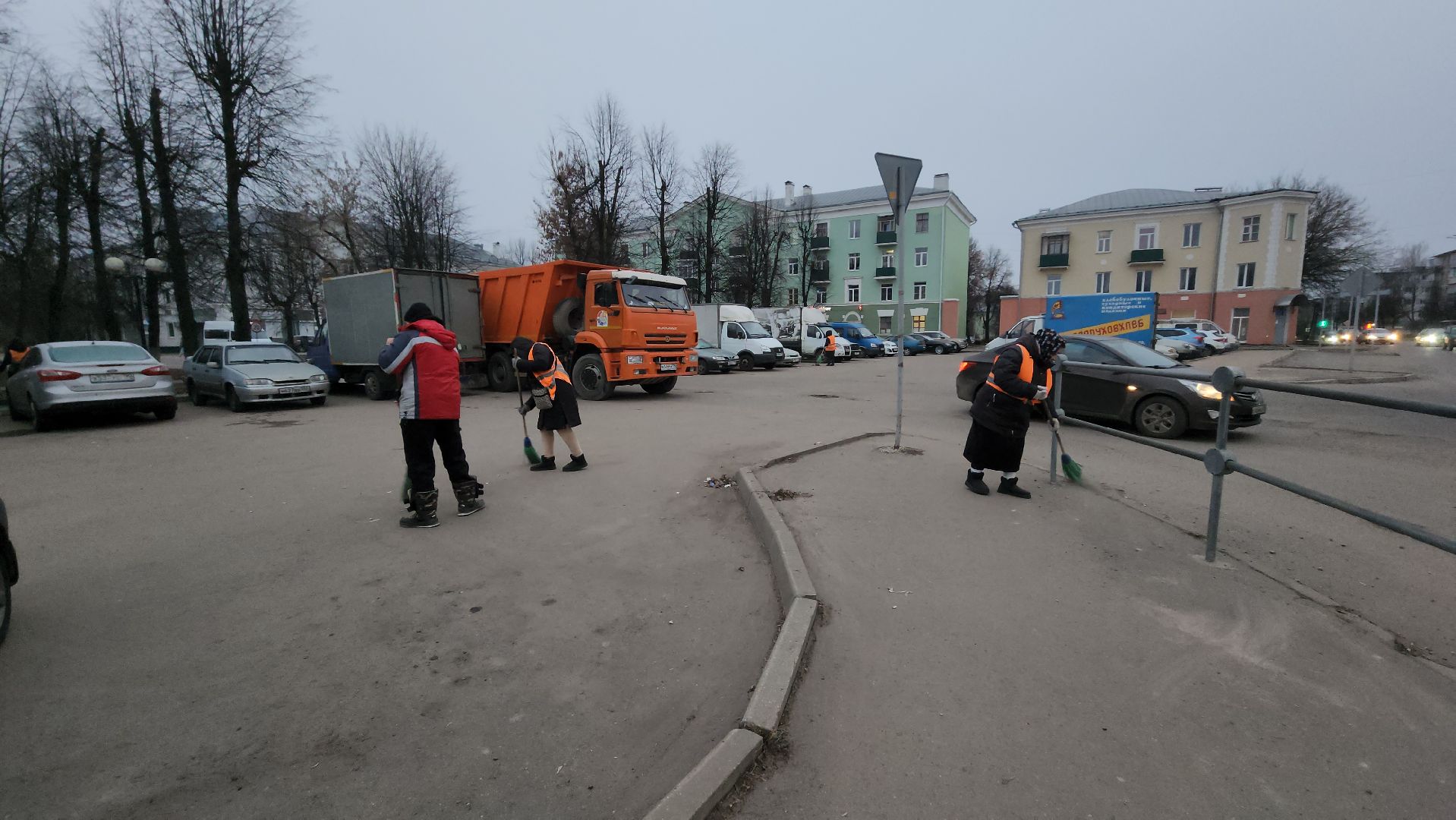 серпухов, площадь 49-й армии, улица чернышевского, комбинат благоустройства, уборка дорог, вертикалки,