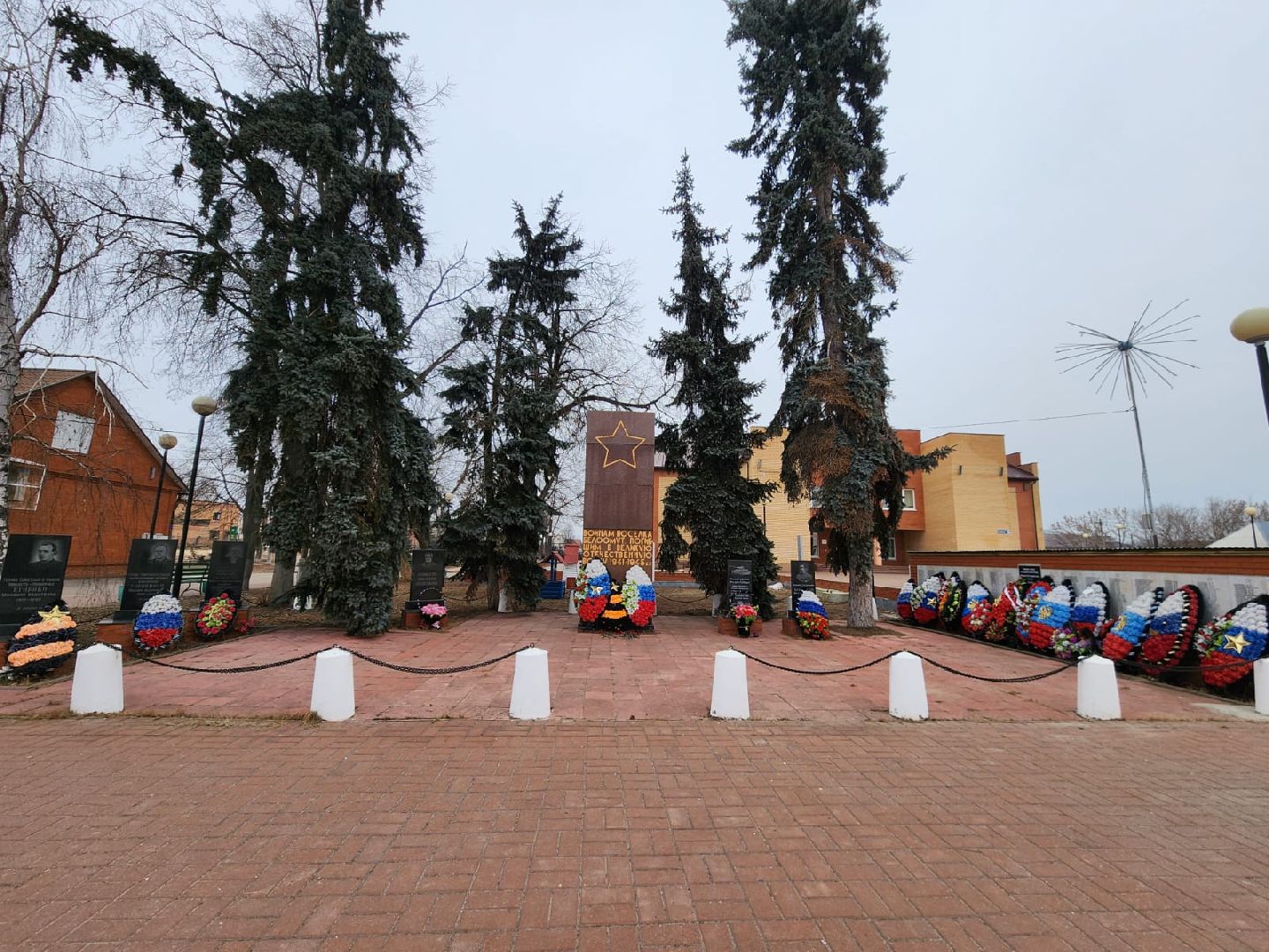 вертикалки, луховицы, белоомут, день победы, мемориальный комплекс,