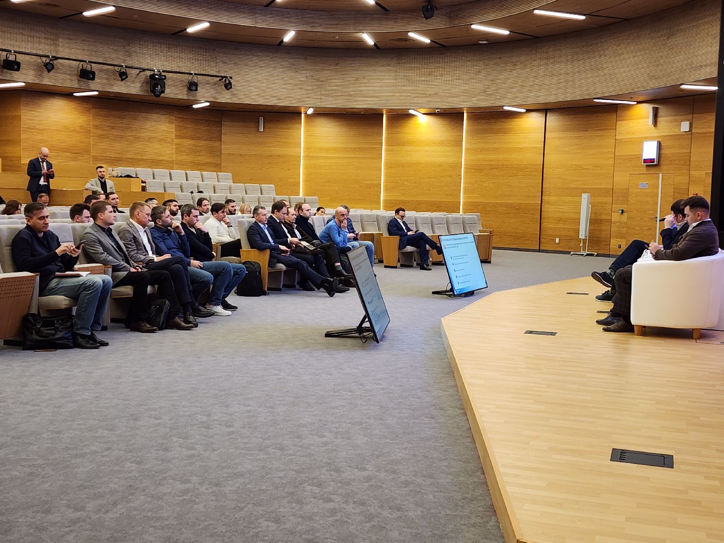 вертикалки, день молодого промышленника, дпмо, поддержка бизнеса,