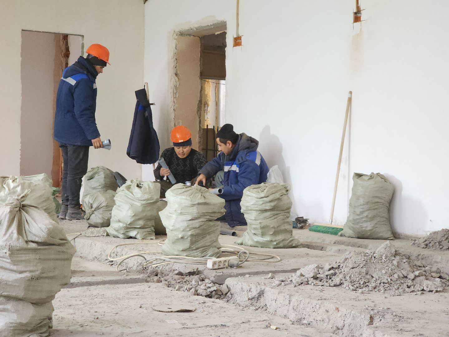 вертикалки, капремонт, гимназия подольских курсантов,ремонт школы,