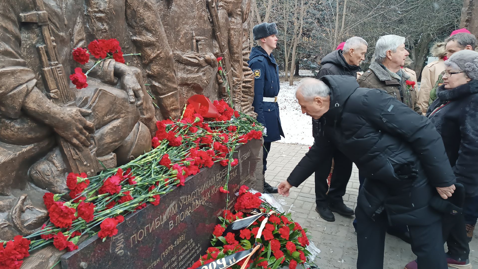 боевое братство, юнармейцы, молодая гвардия, возложение цветов, минута молчания,