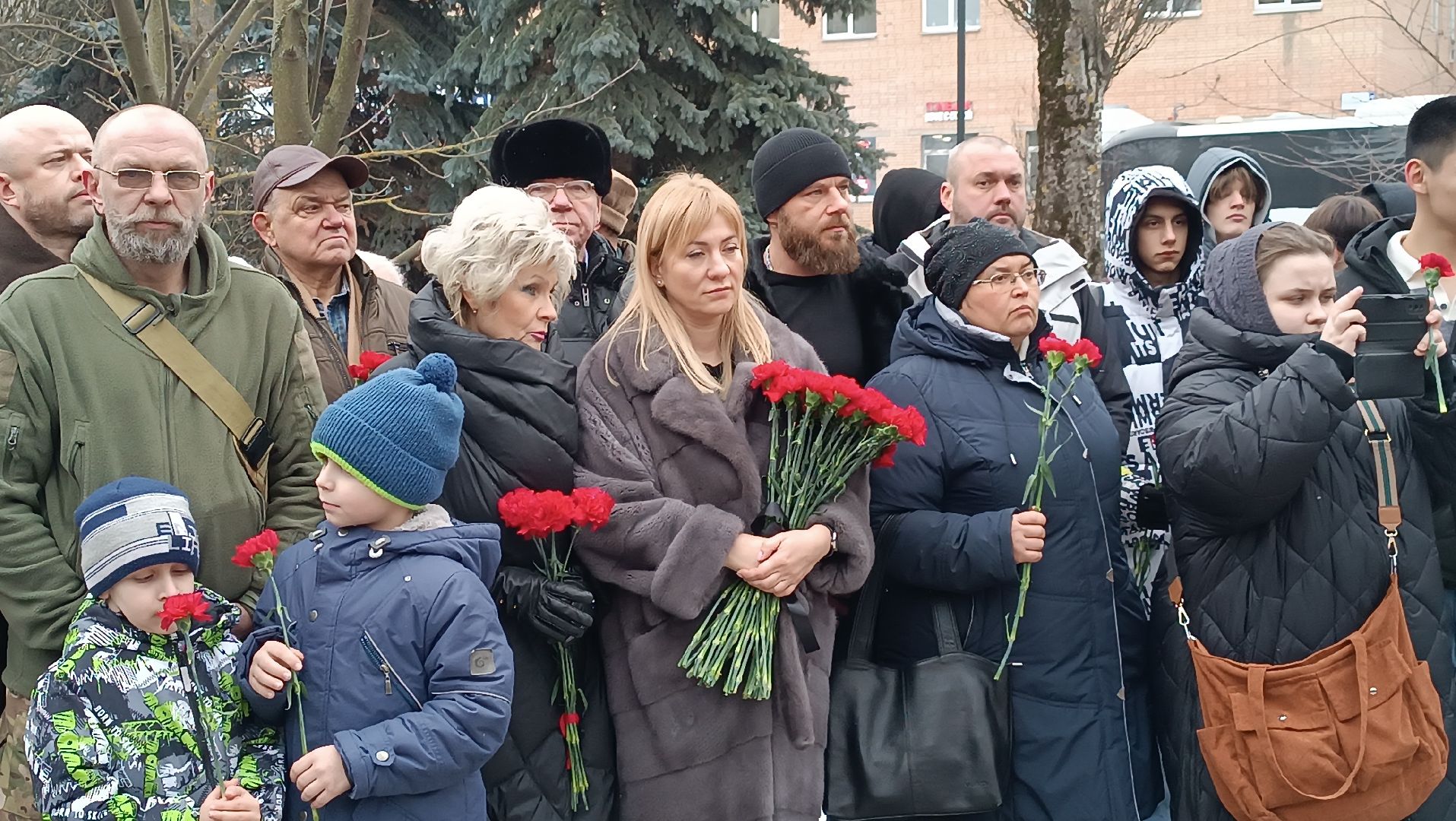 боевое братство, юнармейцы, молодая гвардия, возложение цветов, минута молчания,