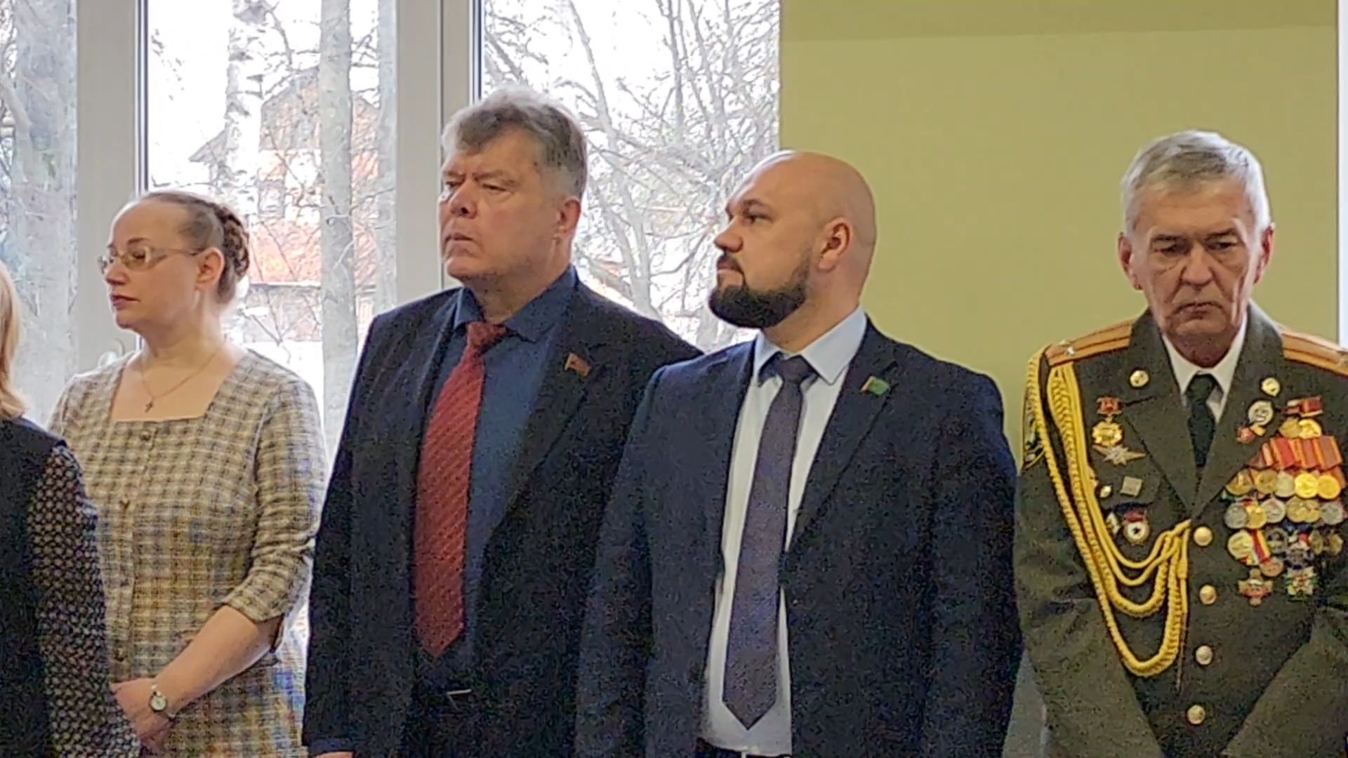 вертикалки, Парта героя сво, Дети, Открытие парты героя в Бронницах,