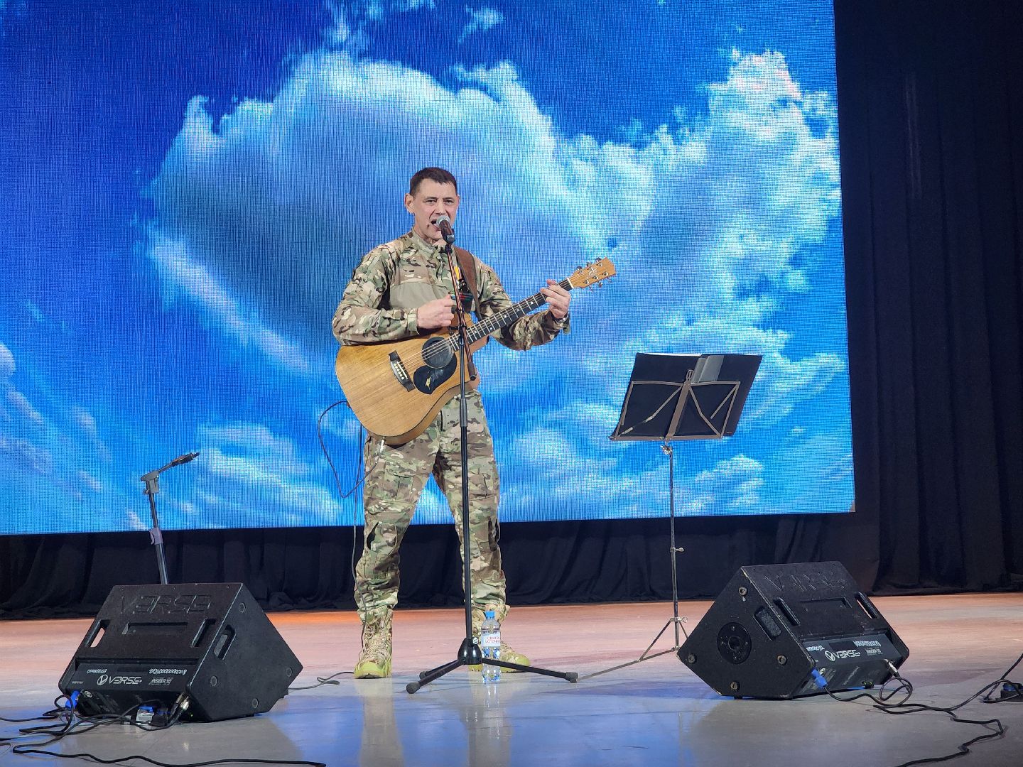 Концерт, Военные песни, Доброволец, вертикалки