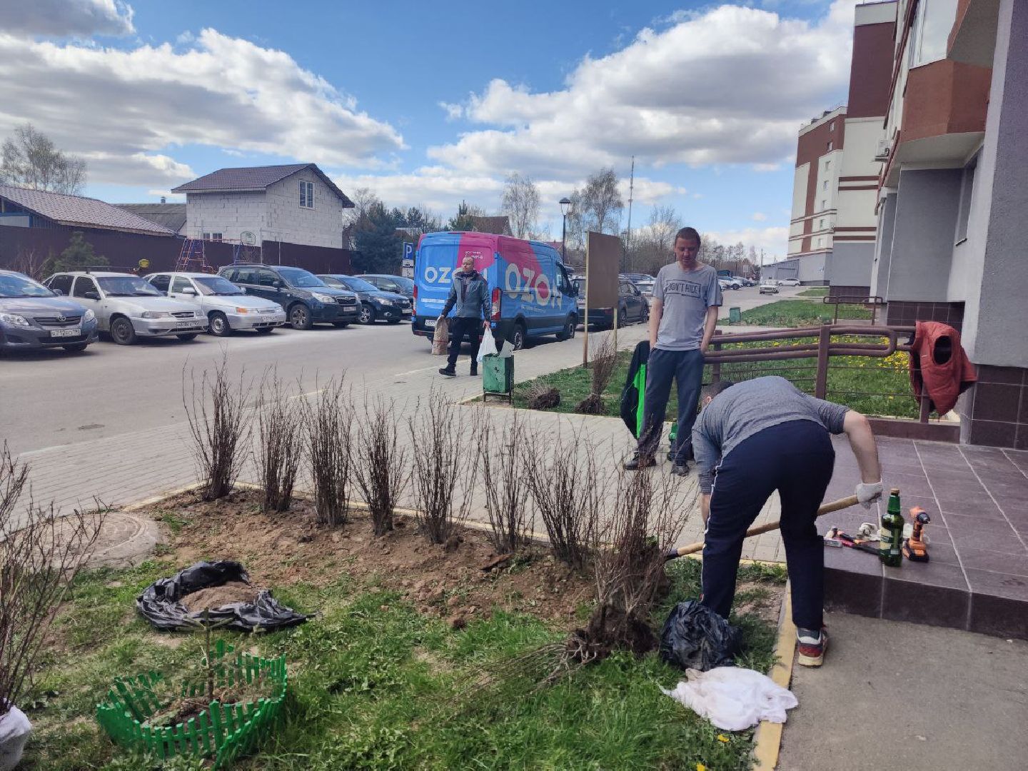 Нахабино, Субботник, ЖК Малина, уборка, деревья