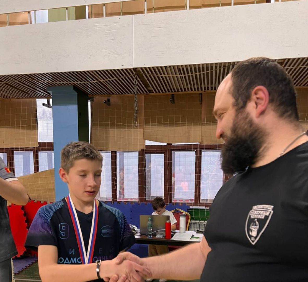 вертикалки, спорт, теннис для взрослых и детей,Спорт в Звенигороде,