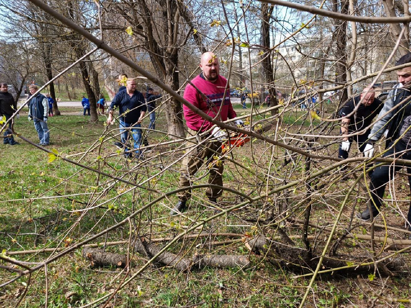 Можайск, Можайский городской округ, Подмосковье, субботник, областной субботник, жители, уборка территории