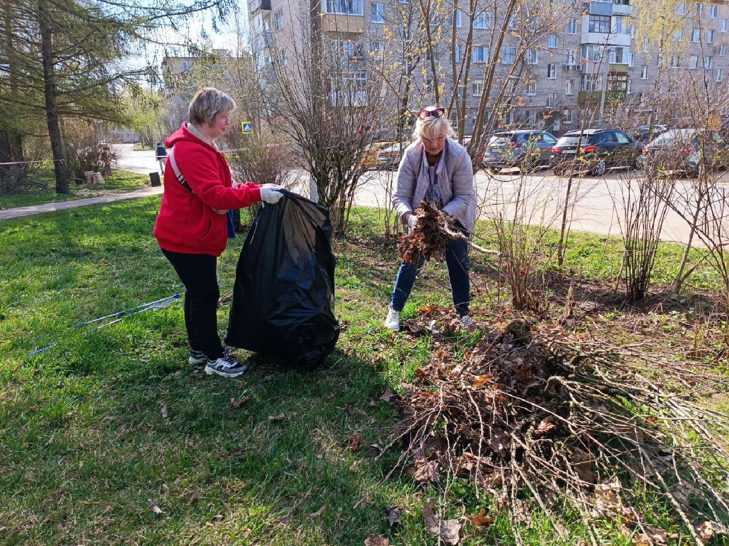 Можайск, Можайский городской округ, Подмосковье, субботник, областной субботник, жители, уборка территории