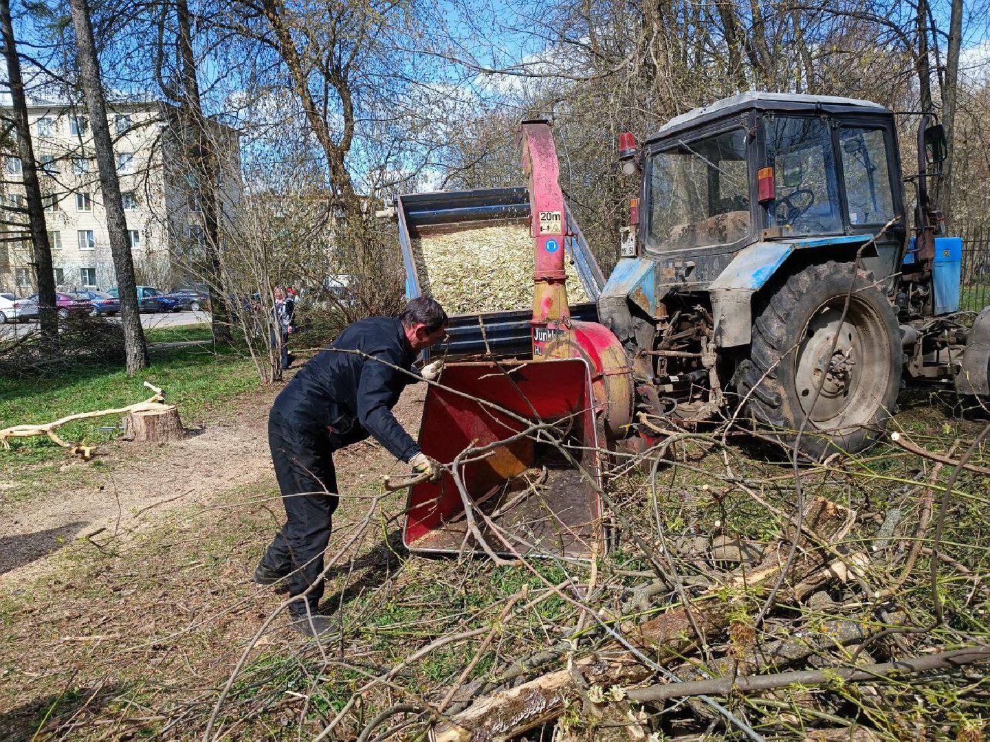 Можайск, Можайский городской округ, Подмосковье, субботник, областной субботник, жители, уборка территории