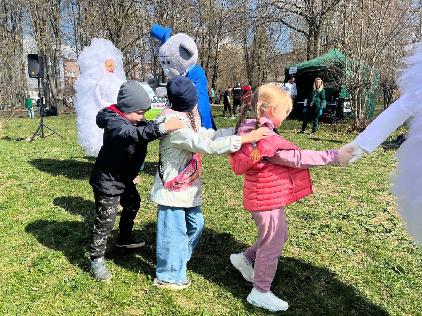 Можайск, Можайский городской округ, Подмосковье, субботник, жители, развлекательная программа