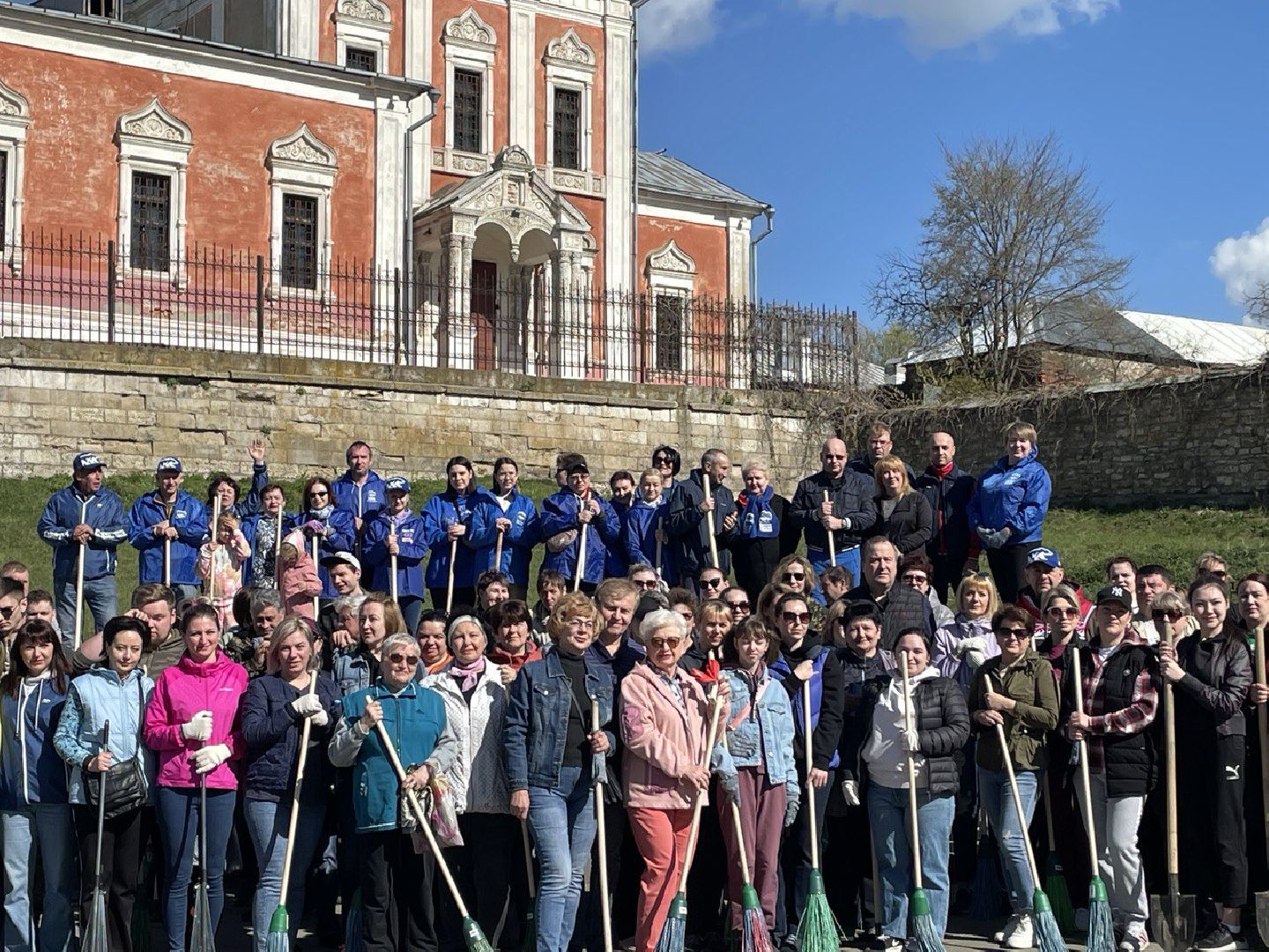 серпухов, субботник, соборная гора, благоустройство, доброе дело, глава серпухова,