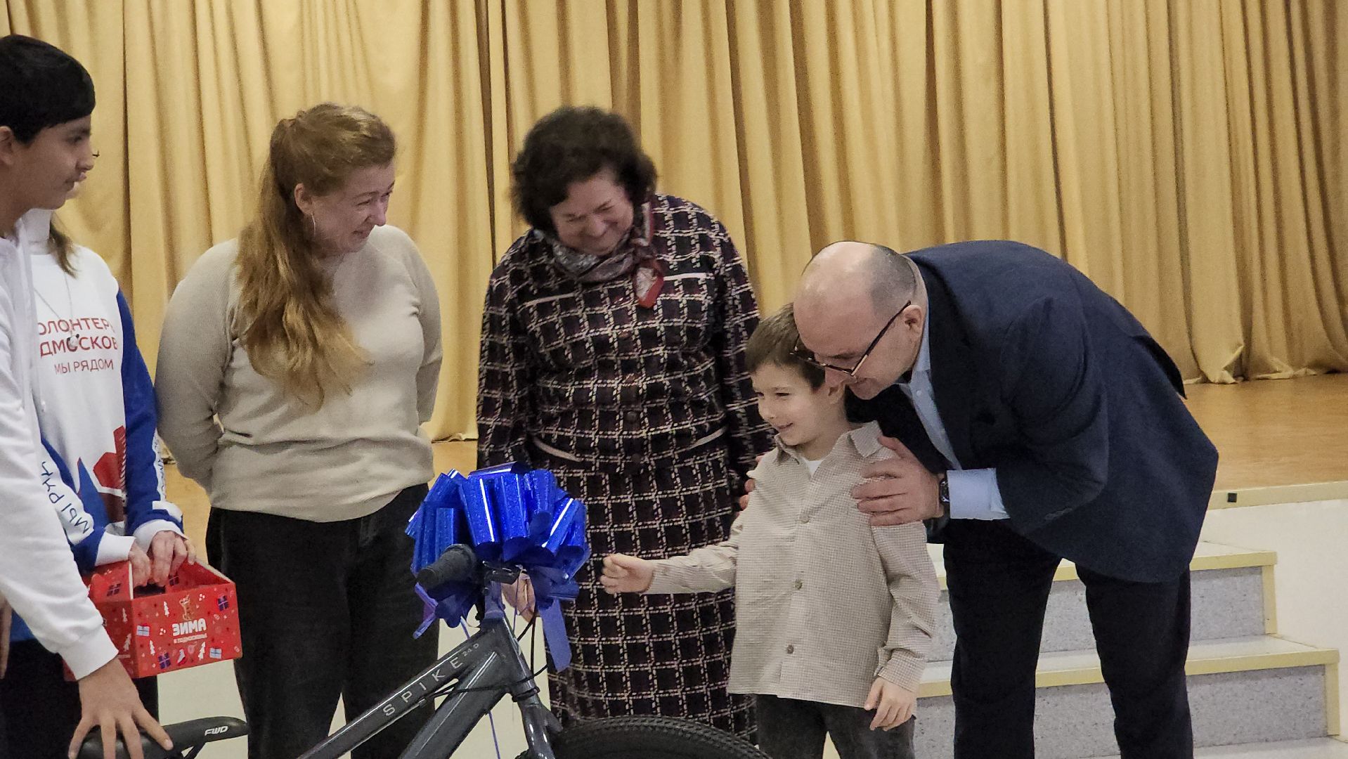 дети, дети с овз, елка желаний, Лосино-Петровский, Росмолодежь, Движение первых,