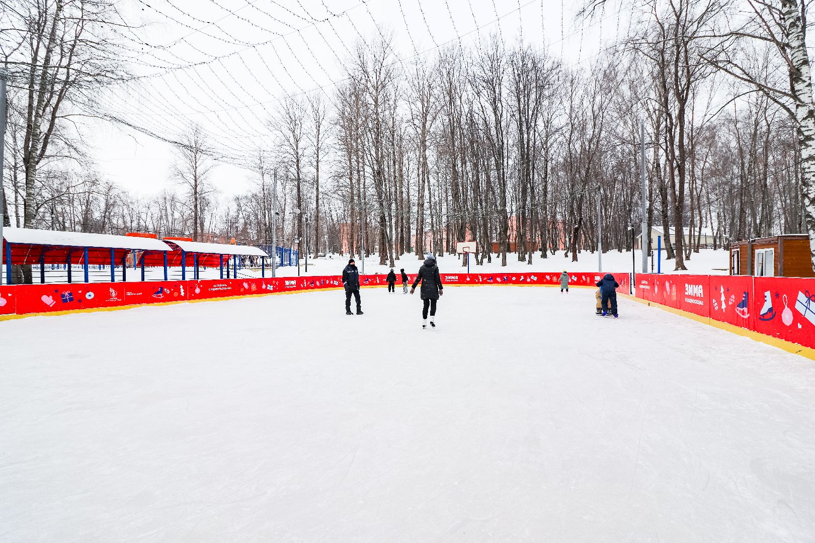 Клин, общество, каток в парке, зима в подмосковье, благоустройство, вертикалки,