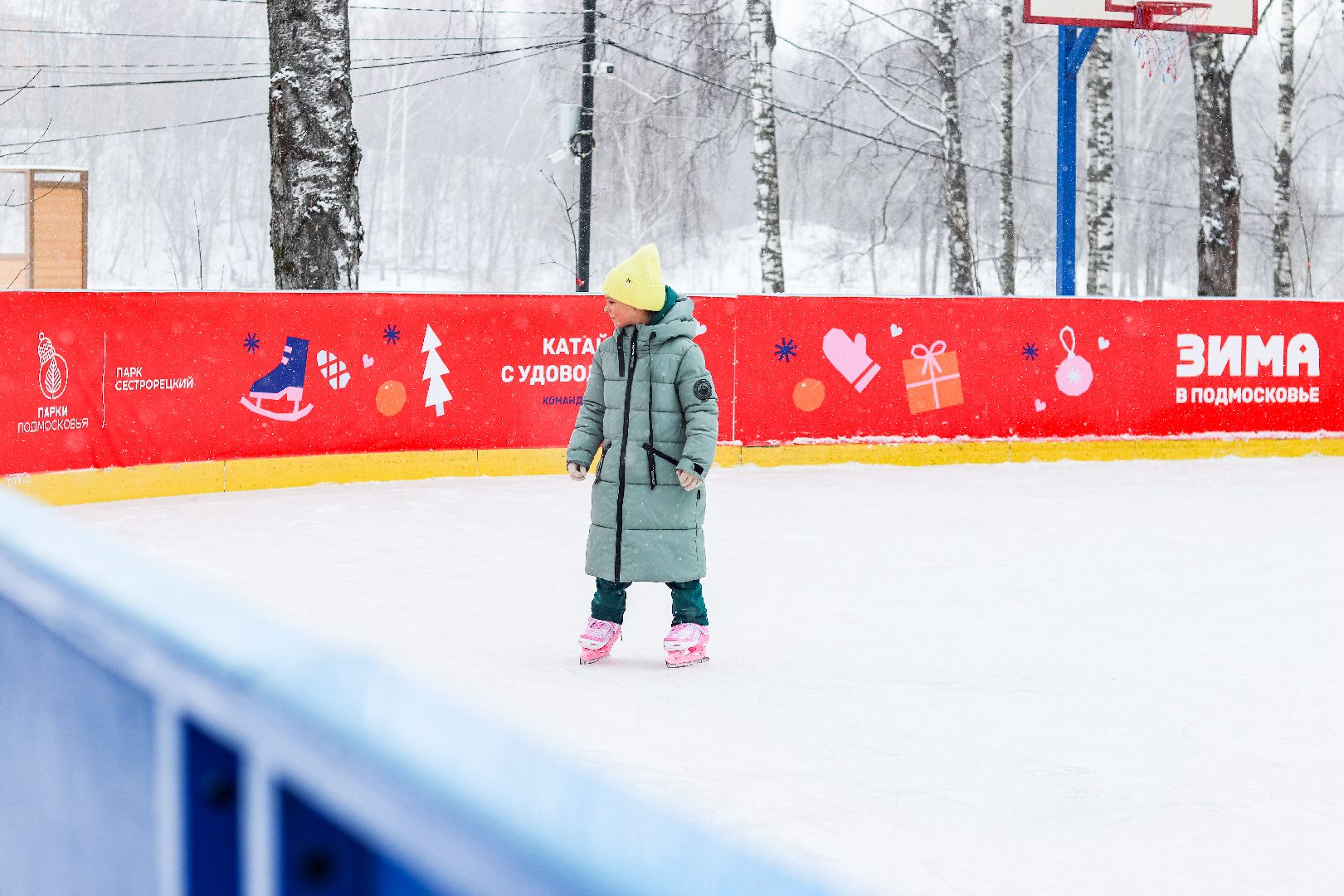 Клин, общество, каток в парке, зима в подмосковье, благоустройство, вертикалки,