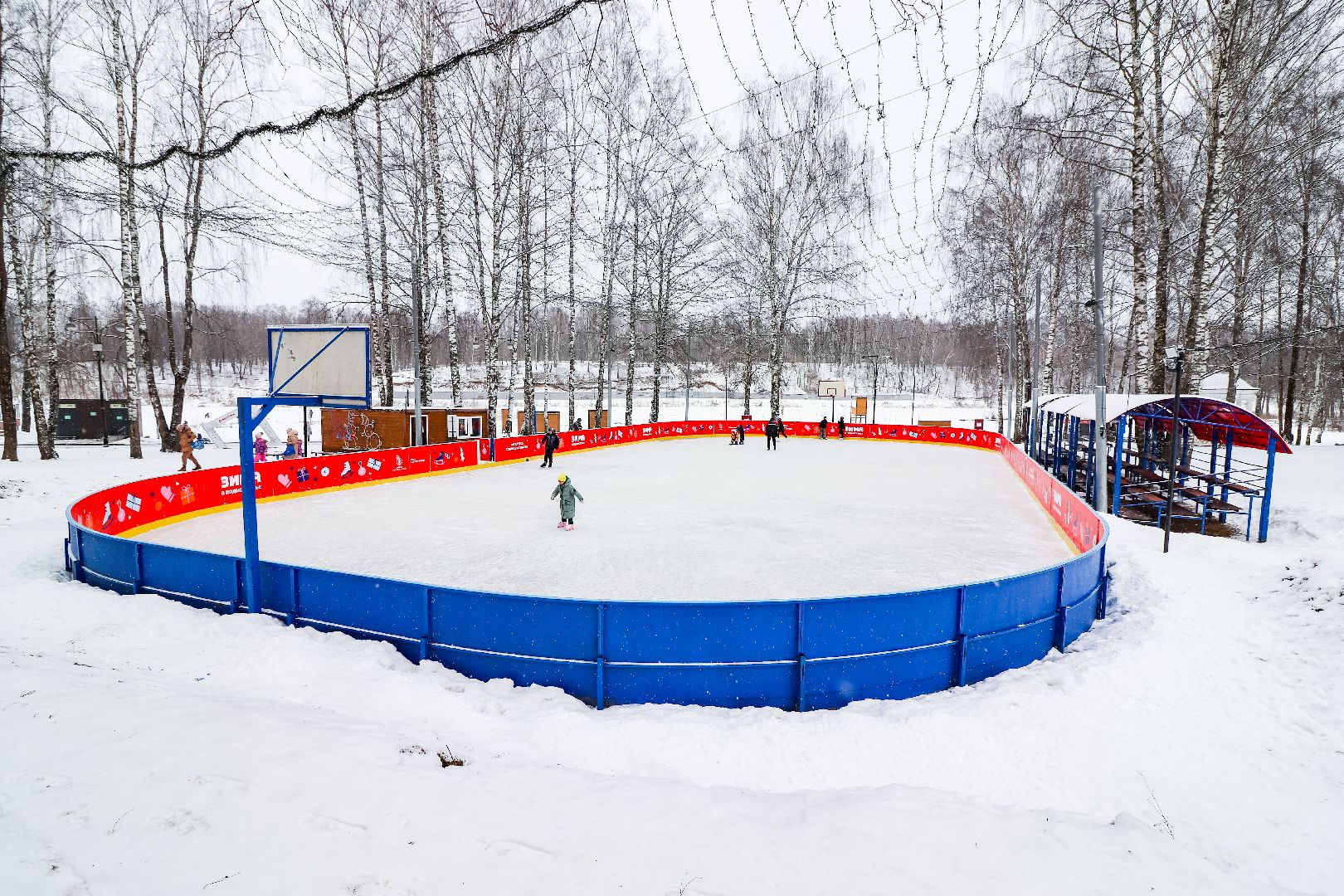 Клин, общество, каток в парке, зима в подмосковье, благоустройство, вертикалки,