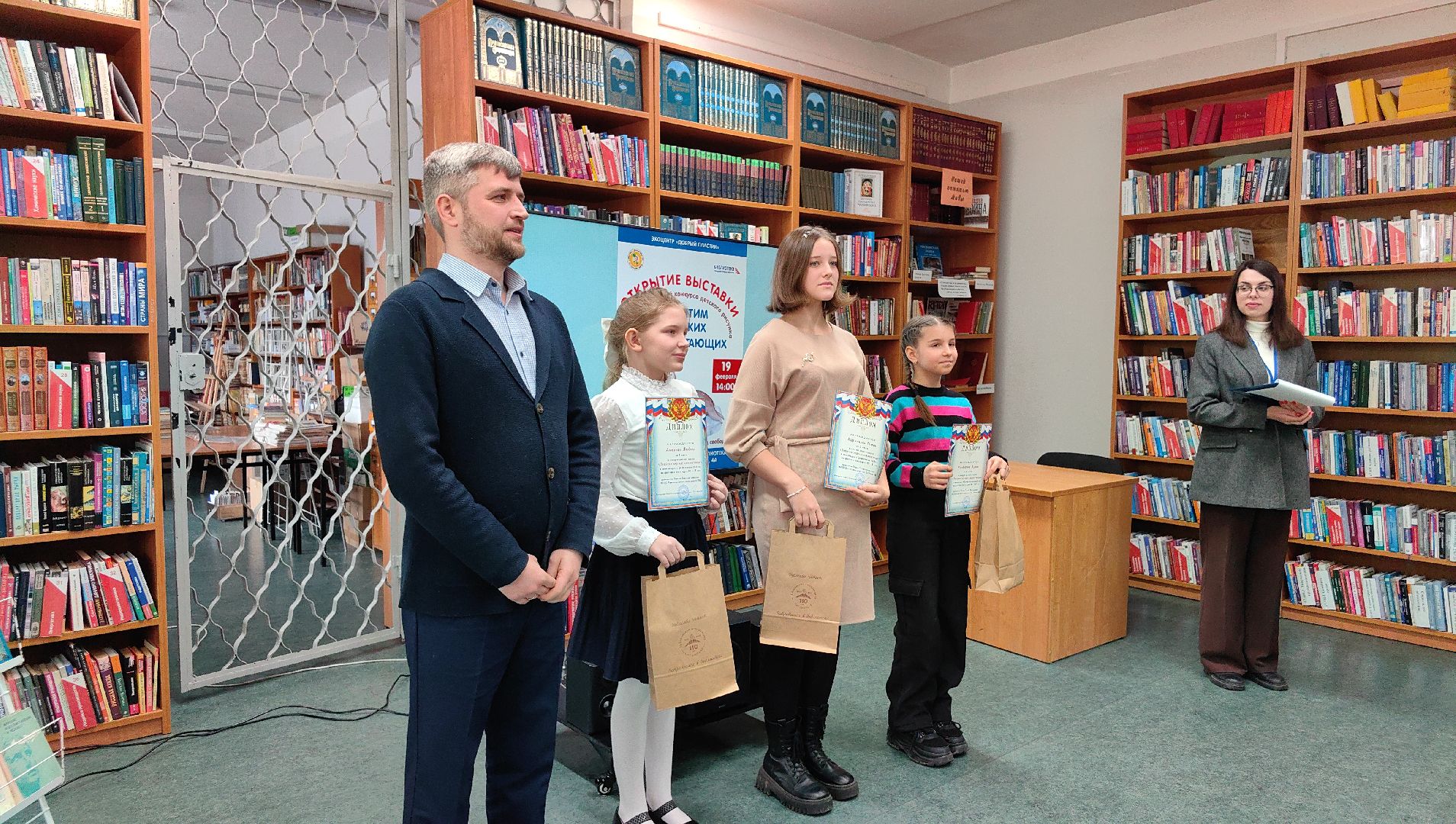 экоцентр, экология, Защитим морских млекопитающих, конкурс, рисунки, вертикалки,