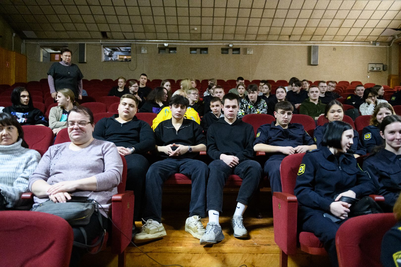 лыткарино, дк цм, дом культуры лыткарино, кинопоказ дк цм, креативное бюро регион, неженское дело, Исрафил Сафаров, вертикалки,