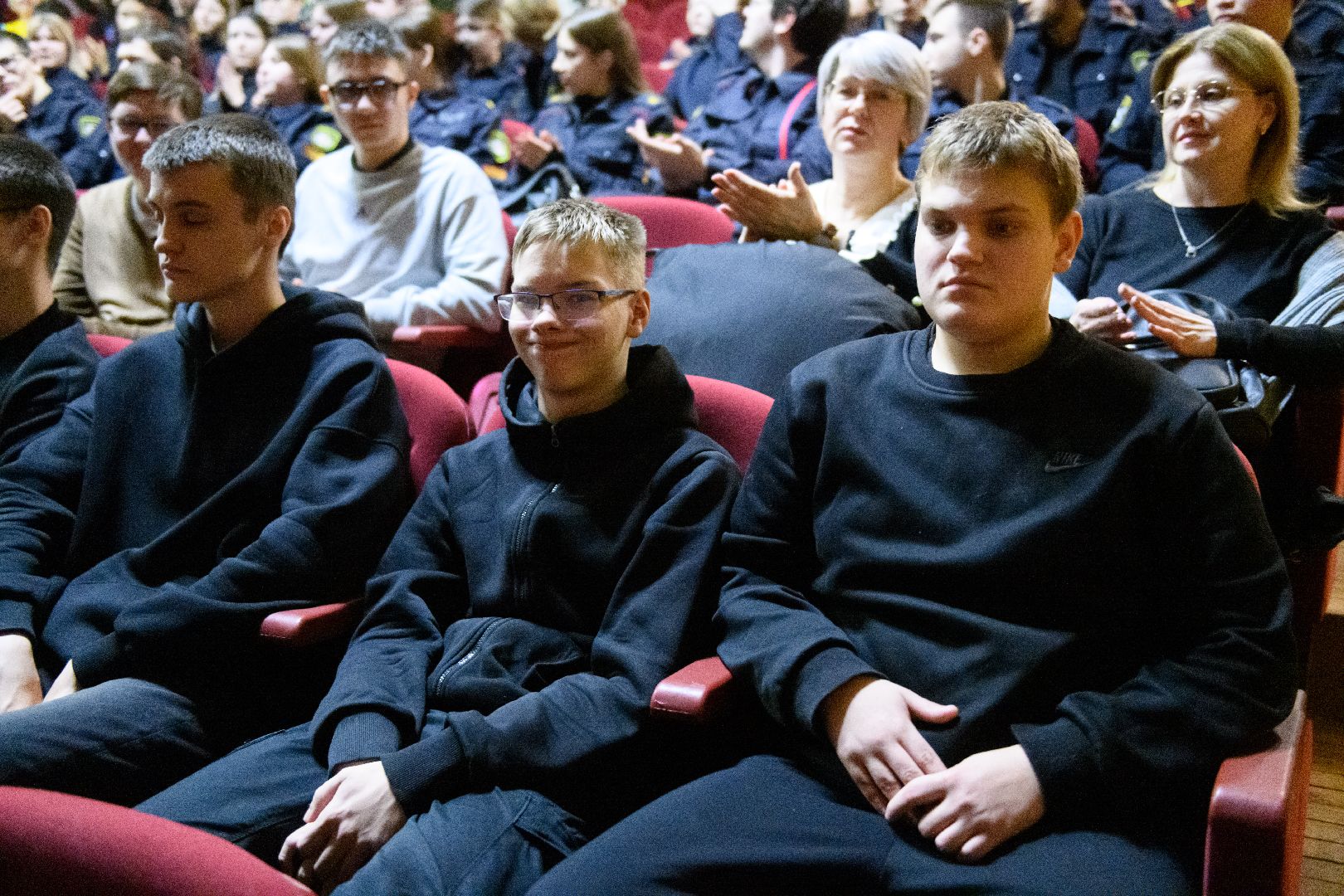 лыткарино, дк цм, дом культуры лыткарино, кинопоказ дк цм, креативное бюро регион, неженское дело, Исрафил Сафаров, вертикалки,