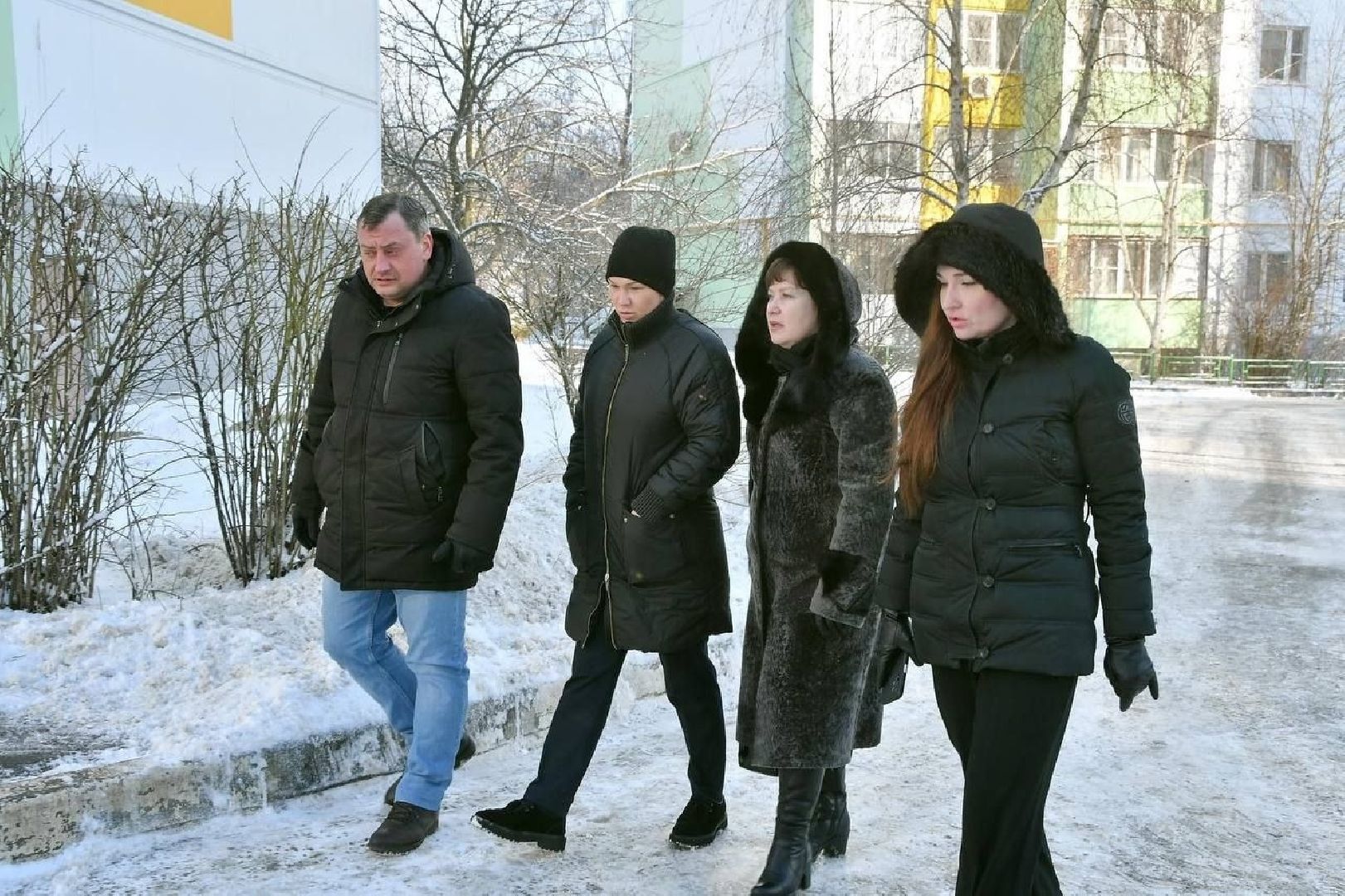 зима во Власихе, вертикалки, уборка во дворах, Власиха Заозерный, парковка Власиха,