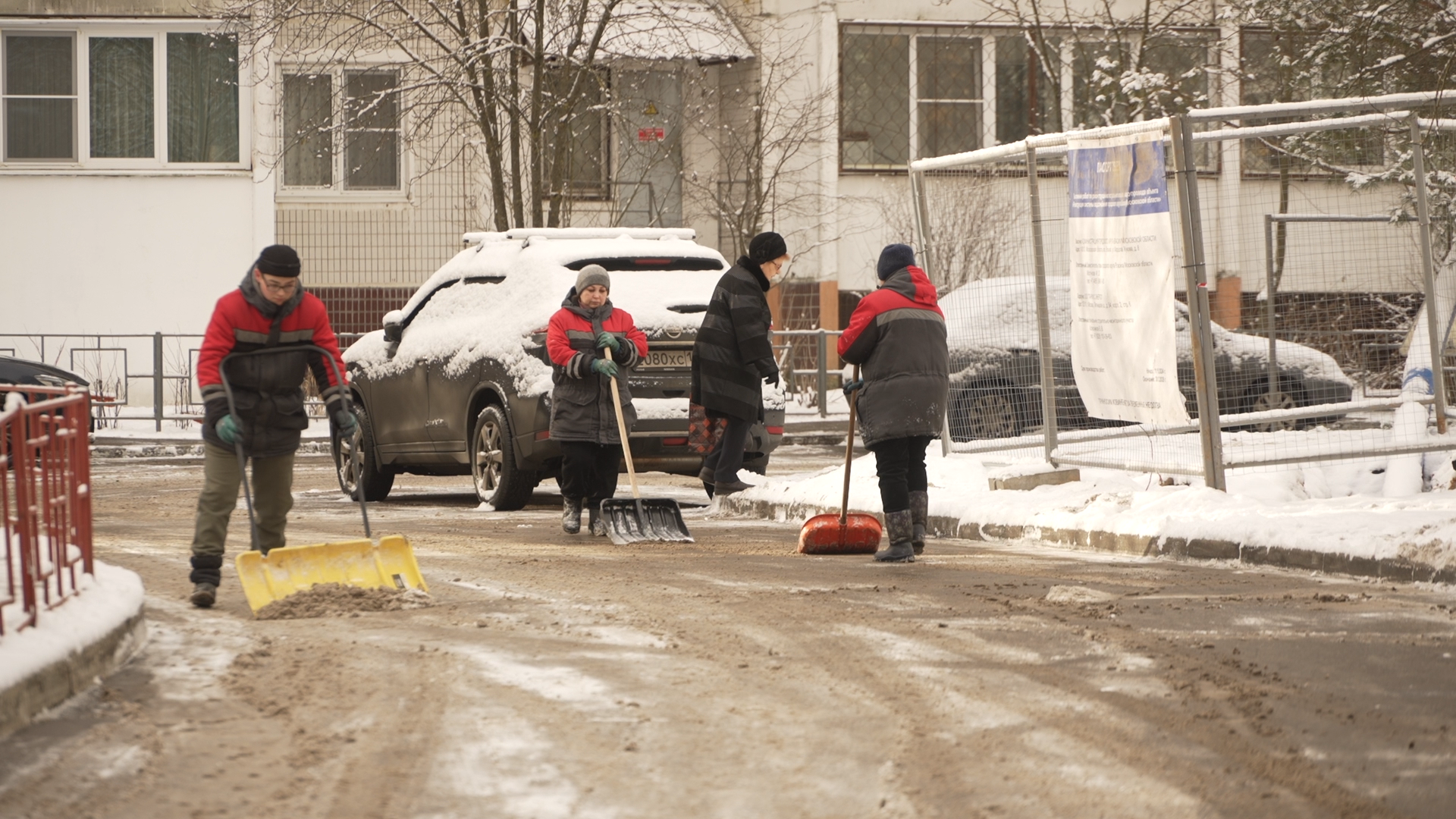 зима во Власихе, вертикалки, уборка во дворах, Власиха Заозерный, парковка Власиха,