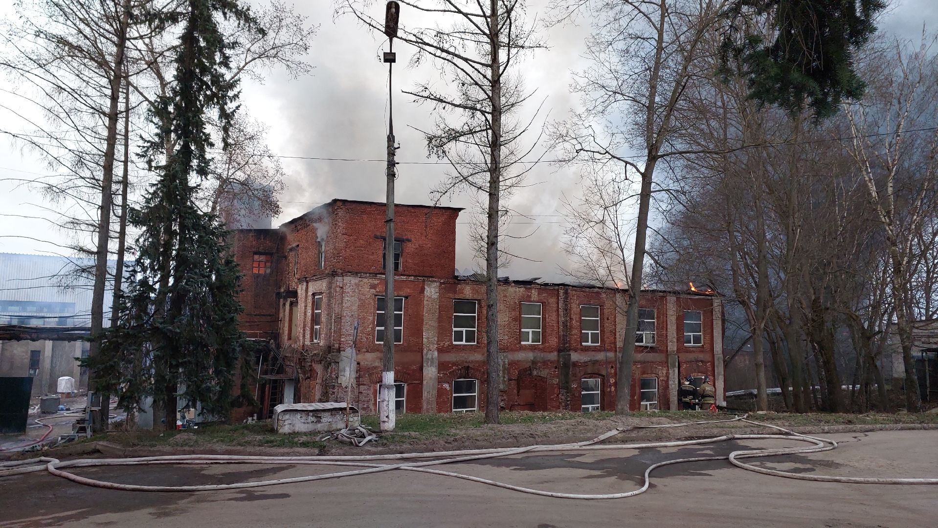 чп, пожар, мчс, пожарные, серпухов, бумажная фабрика,
