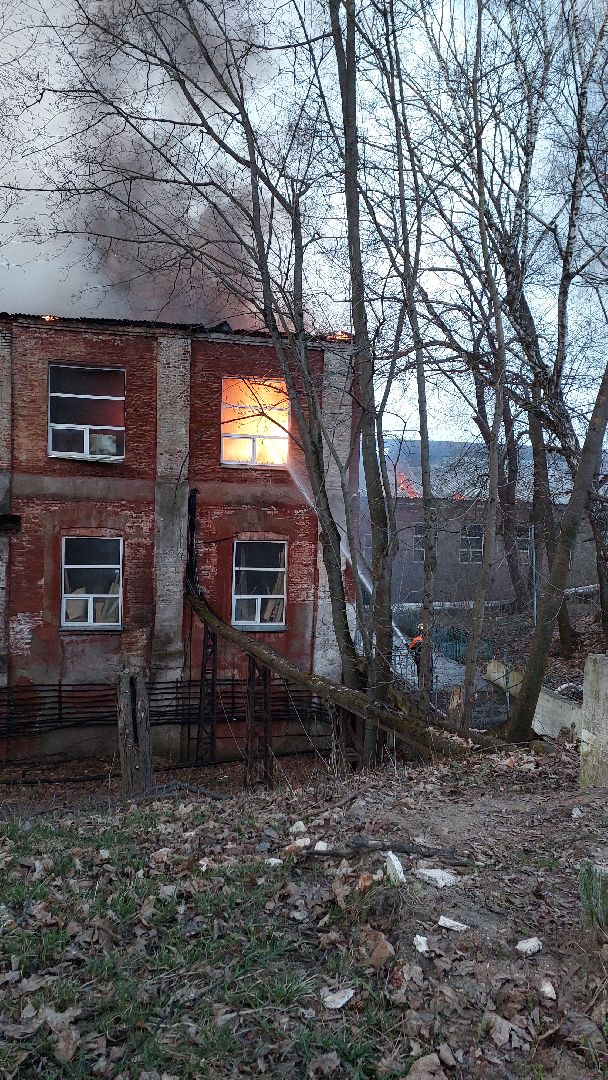 чп, пожар, мчс, пожарные, серпухов, бумажная фабрика,