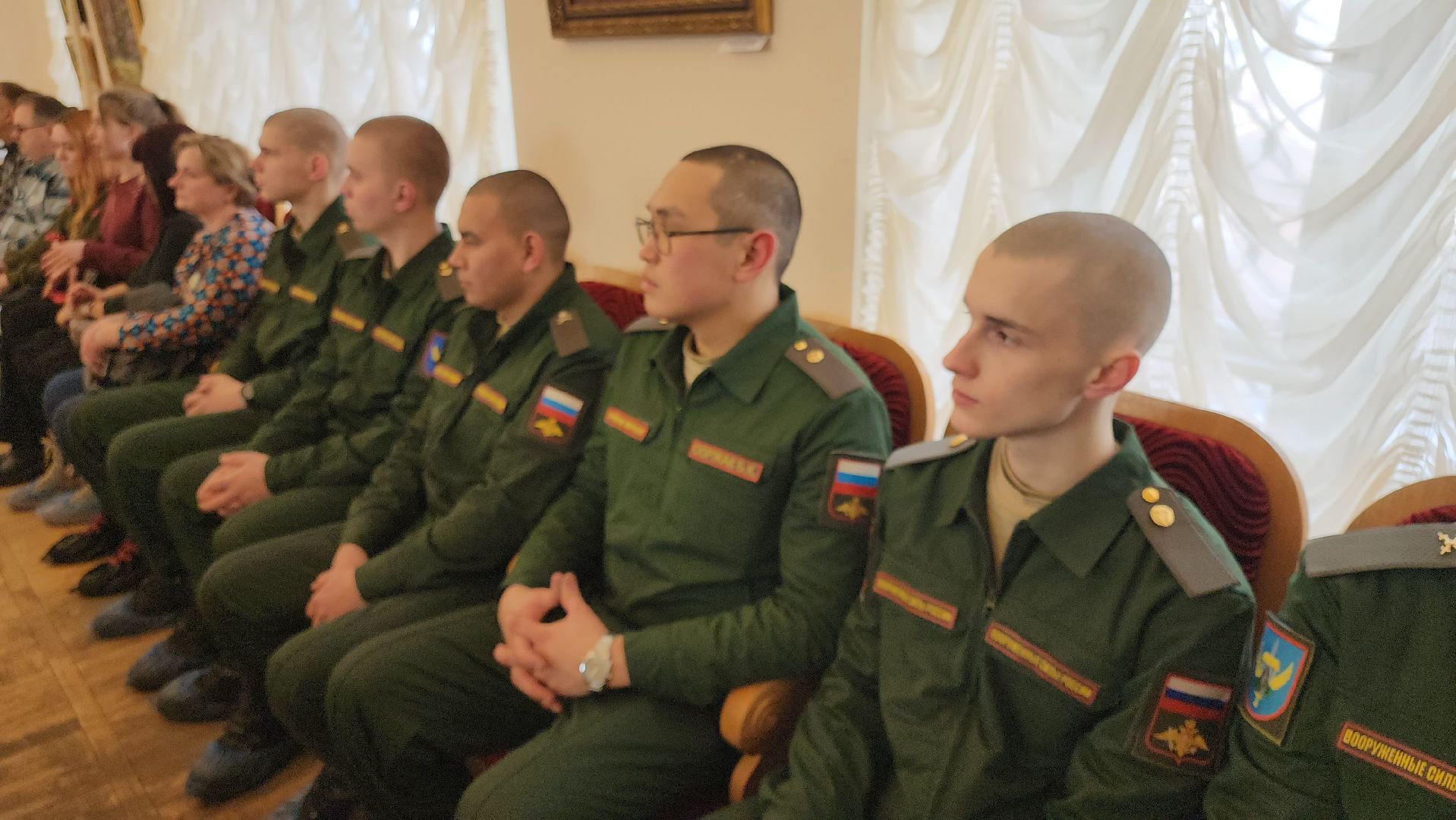 кашира, краеведческий музей, фотовыставка, сво, день защитника отечества, вертикалки,