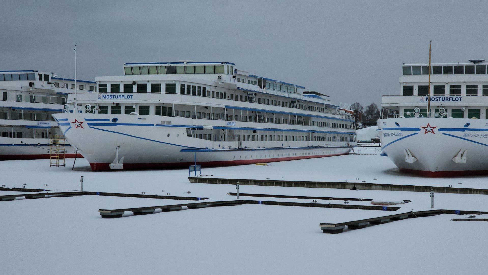 долгопрудный, Хлебниковский затон, Московский международный яхтенный порт, теплоход, капитан, якорь, навигация, вертикалки,