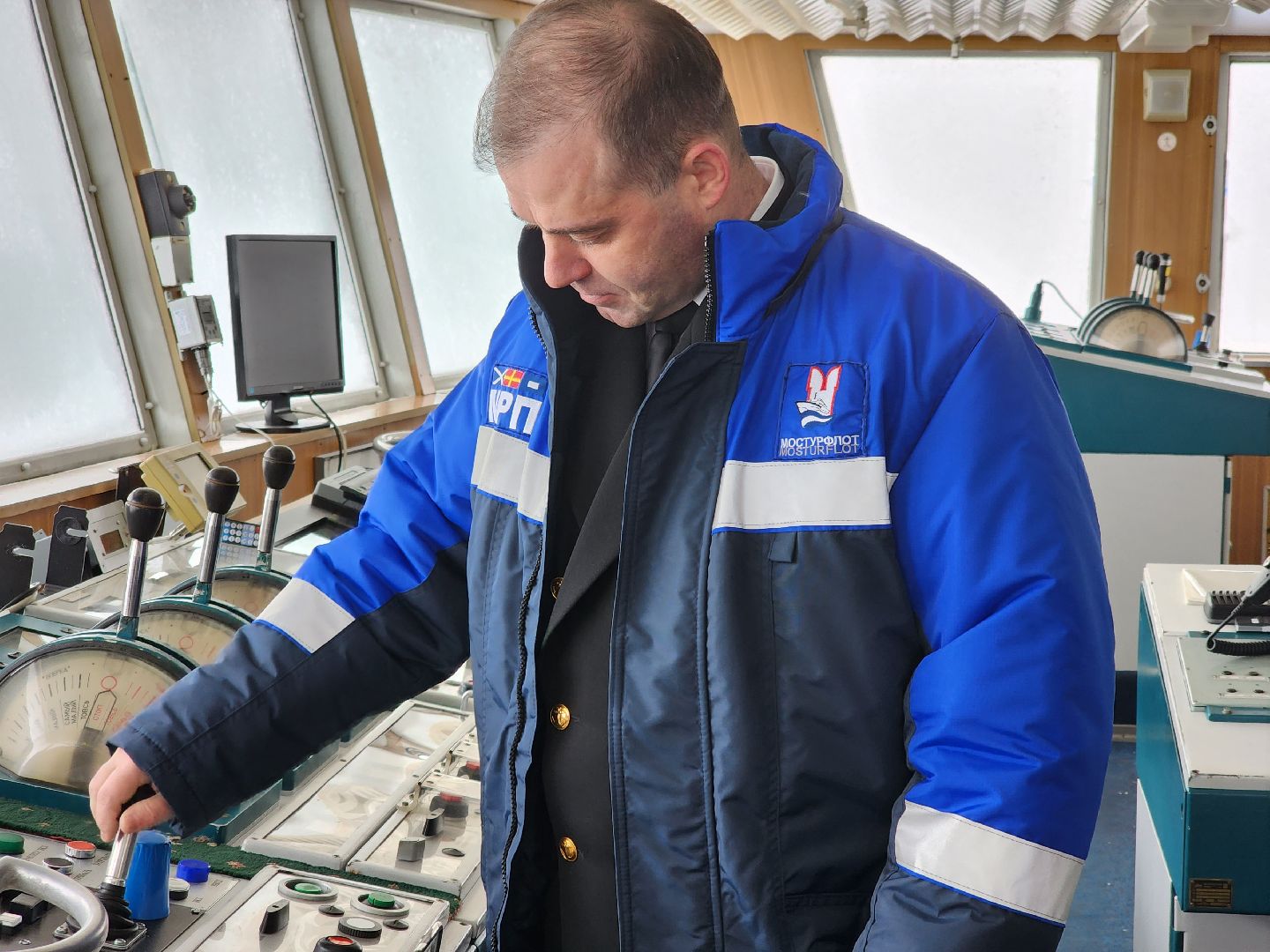 долгопрудный, Хлебниковский затон, Московский международный яхтенный порт, теплоход, капитан, якорь, навигация, вертикалки,