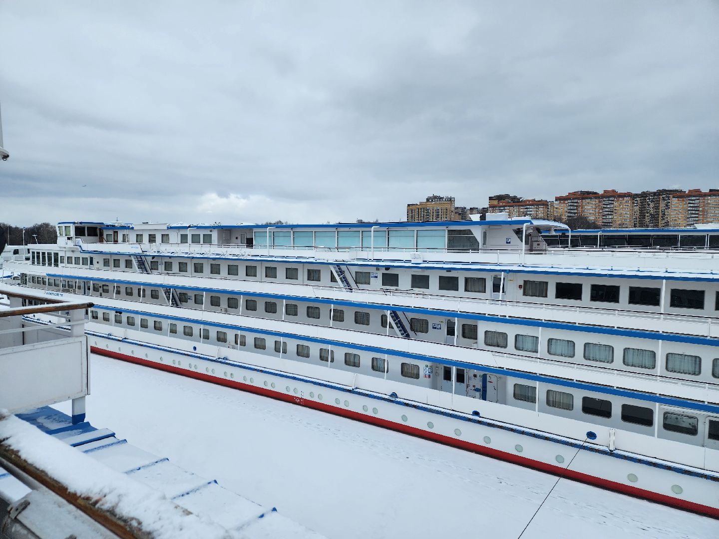долгопрудный, Хлебниковский затон, Московский международный яхтенный порт, теплоход, капитан, якорь, навигация, вертикалки,