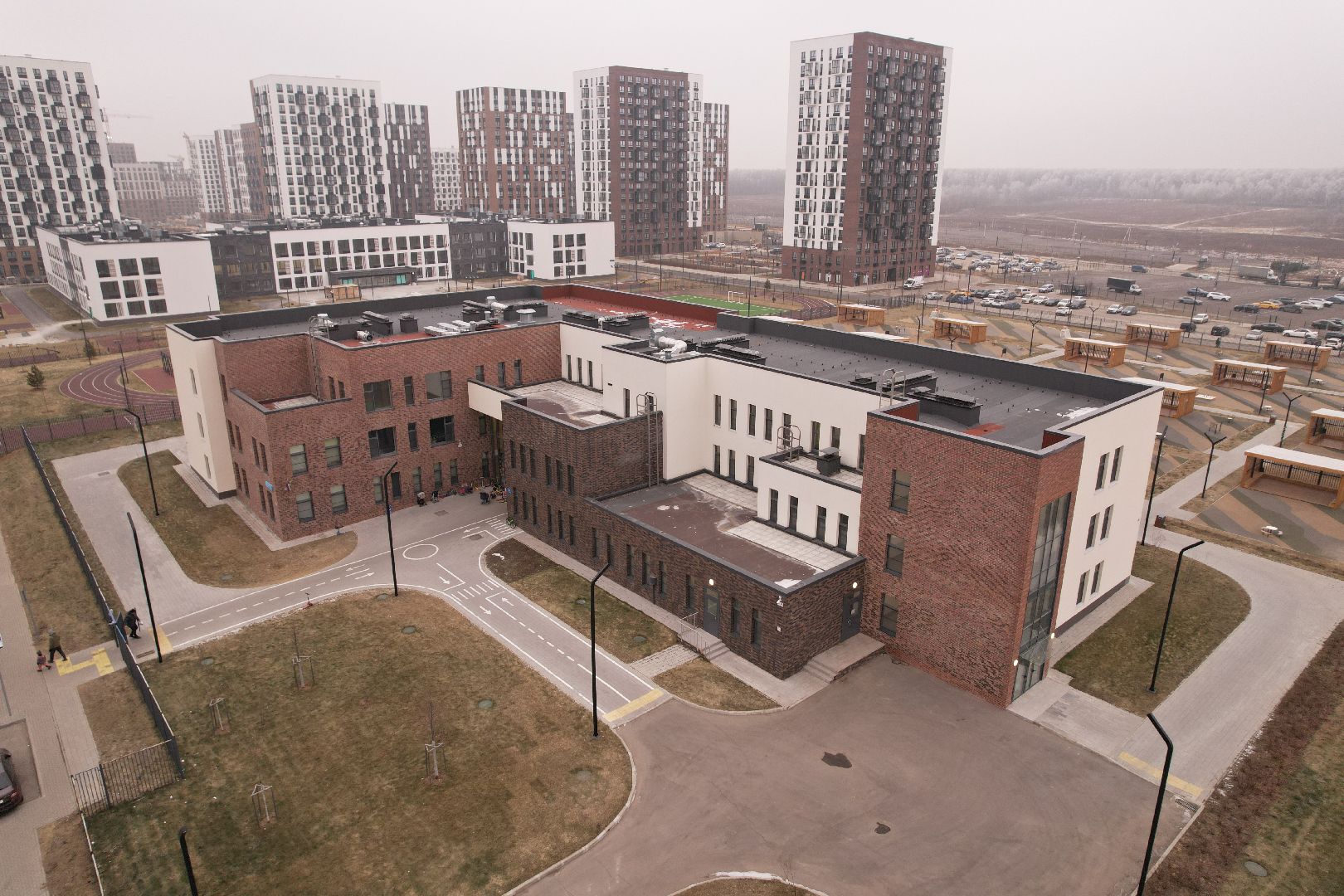 видео с коптера, жк пригород лесное, детский сад, строительство,