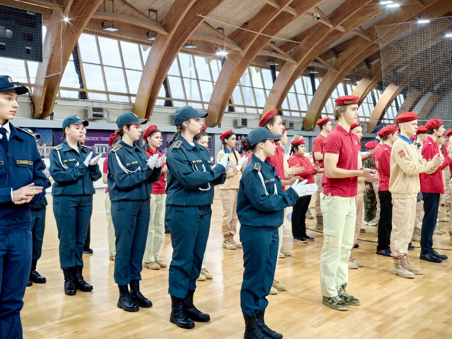 юнармия, соревнования, слет, оружие, возложение венка, Равнение на знамя, вертикалки,