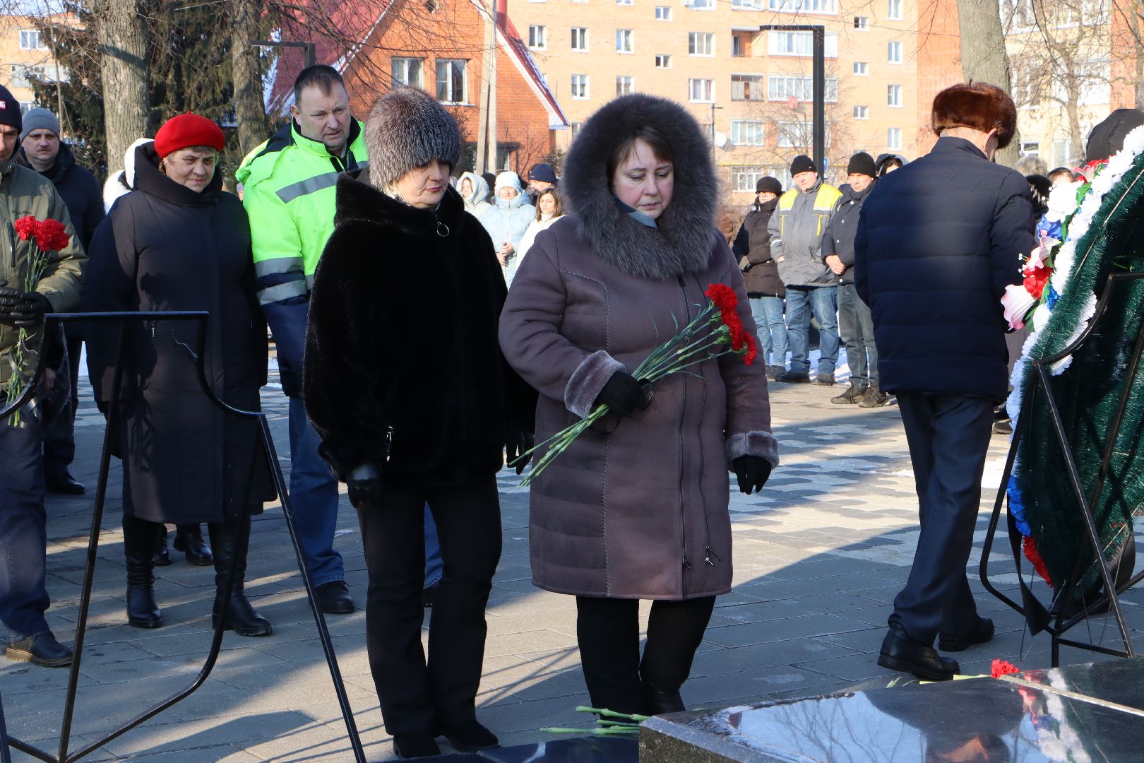 день защитника отечества, серебряные пруды, возложение, братская могила,