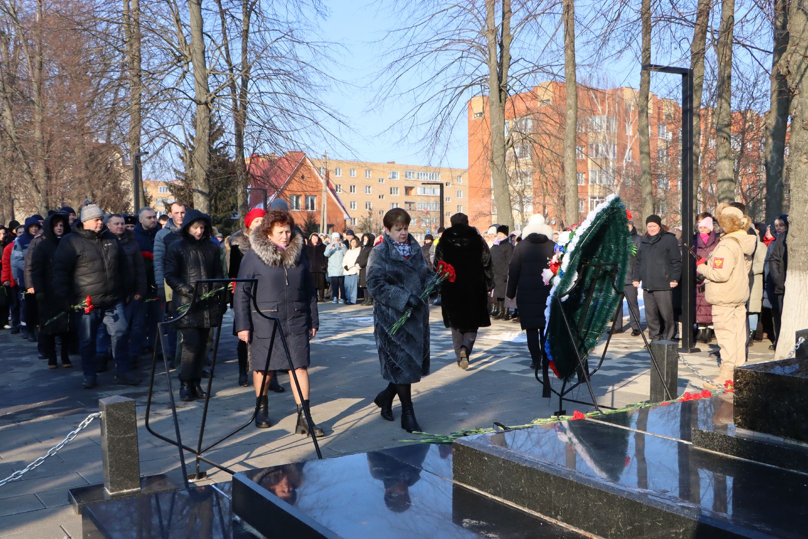 день защитника отечества, серебряные пруды, возложение, братская могила,