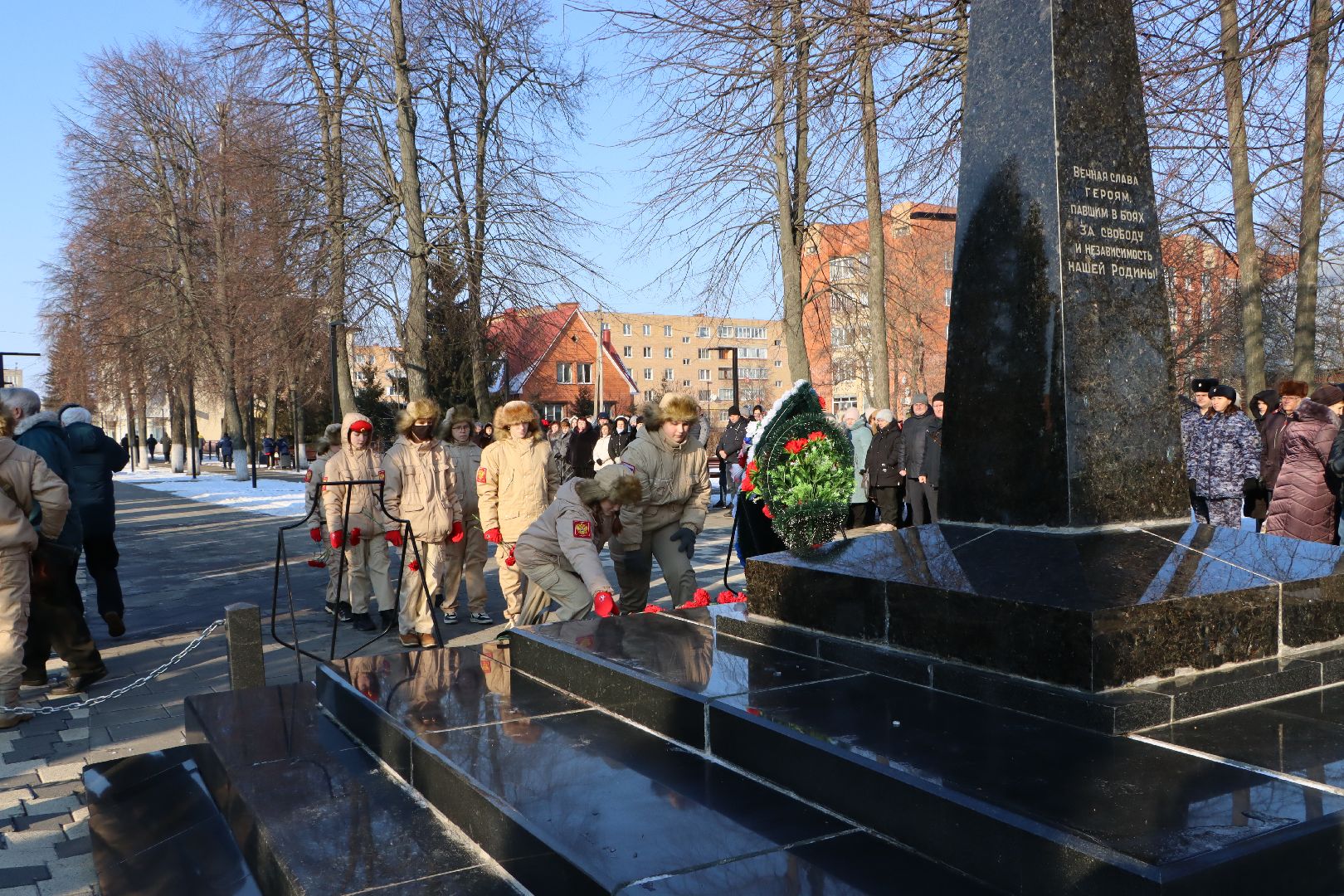 день защитника отечества, серебряные пруды, возложение, братская могила,