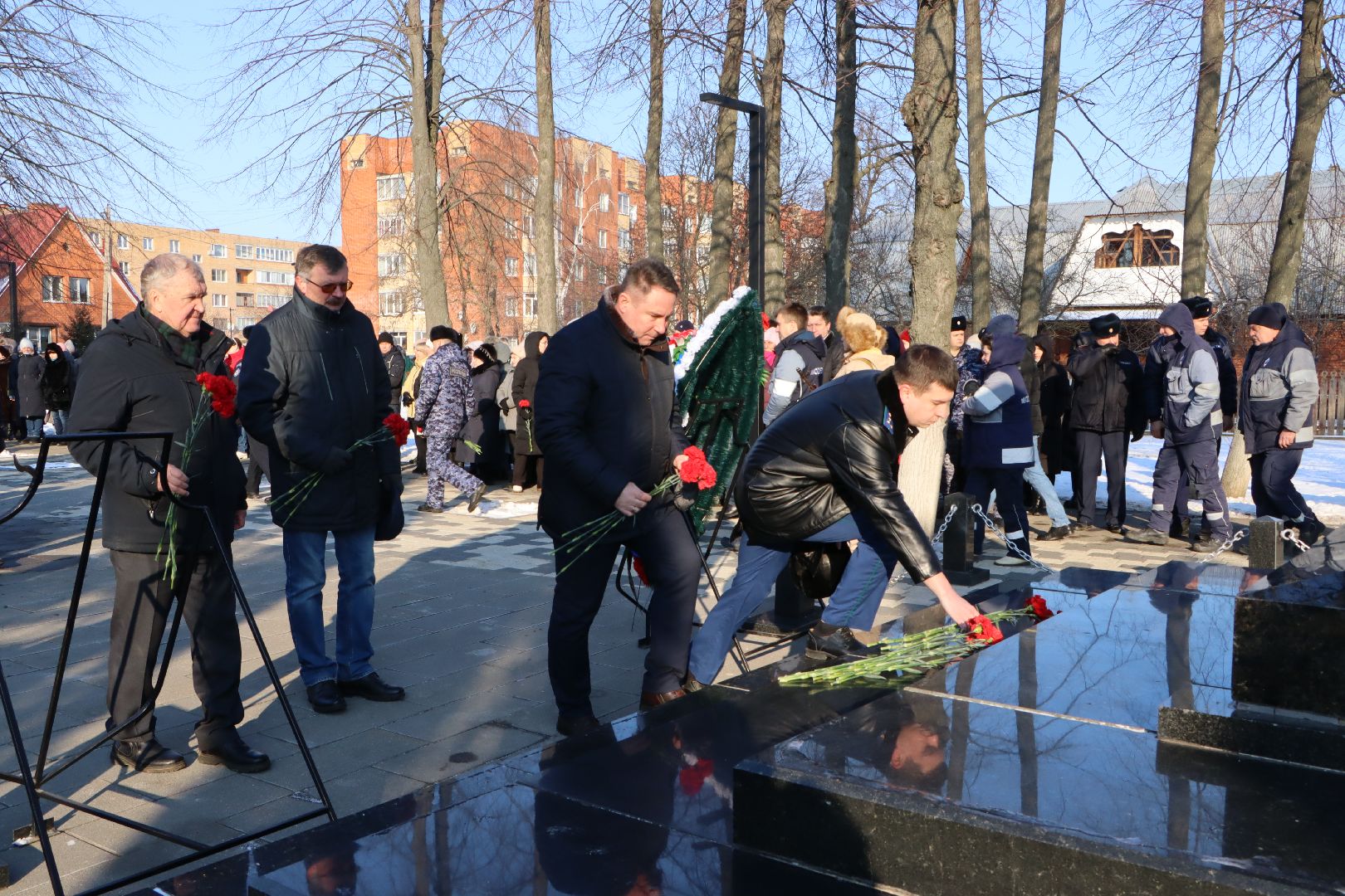 день защитника отечества, серебряные пруды, возложение, братская могила,