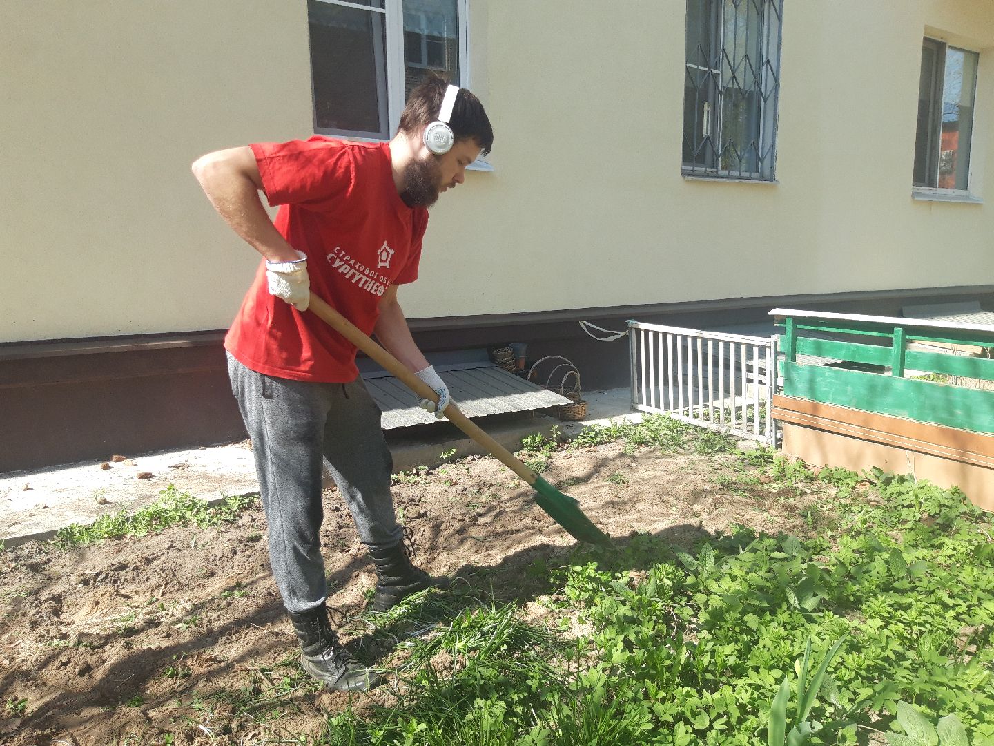 субботник, доброе дело, выходи во двор,