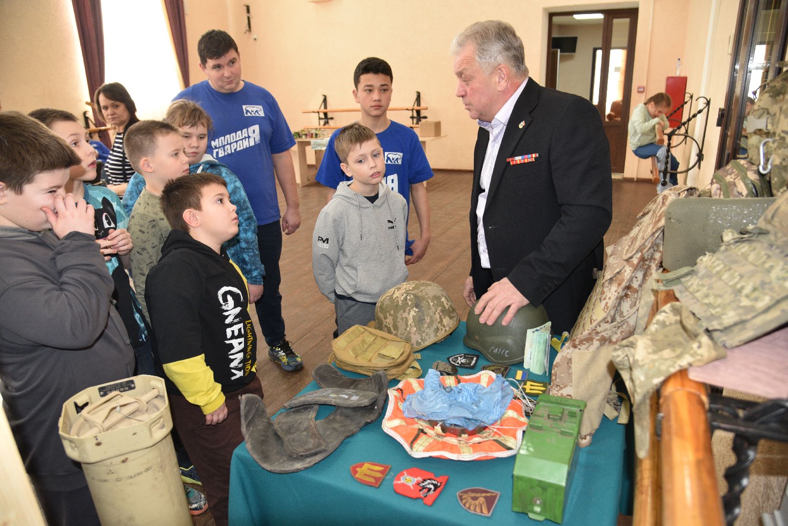 лотошино, лотошинский цдк, день защитника отечества, лотошинский музей, боевое братство, сво, спецоперация,