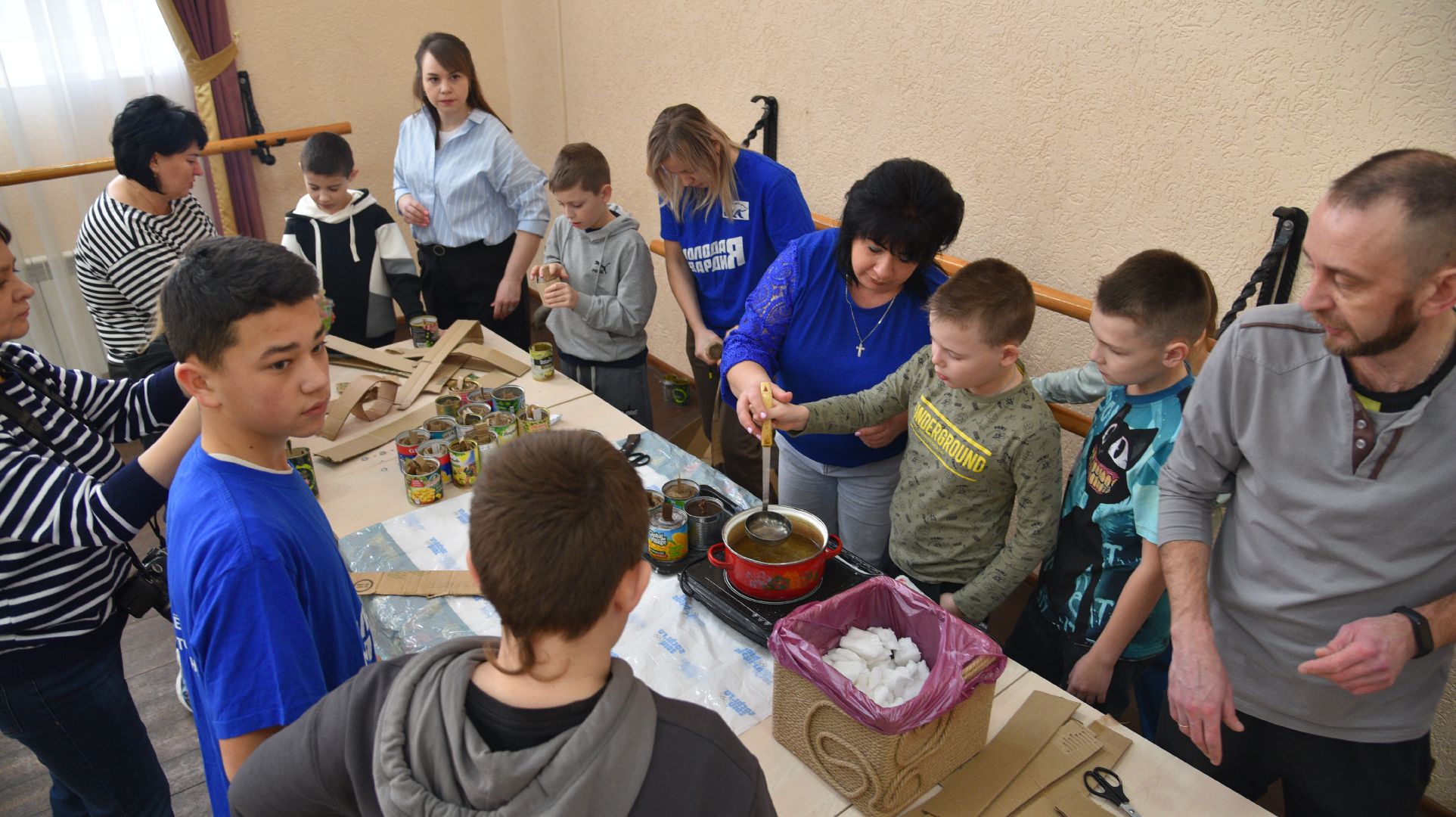 лотошино, лотошинский цдк, день защитника отечества, мастер-класс, окопные свечи,