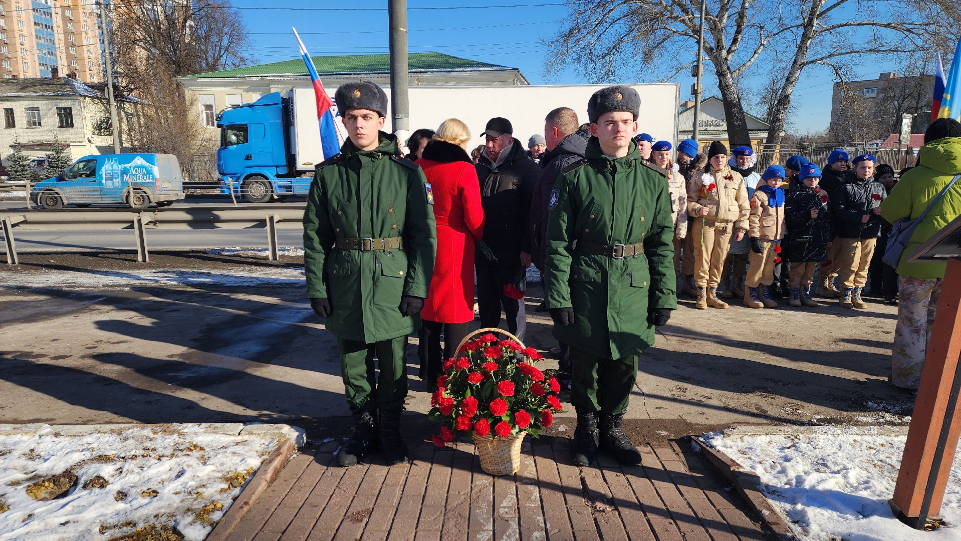 солнечногорск, вертикалки, советская площадь, памятник погибшим воинам, день защитника отечества,