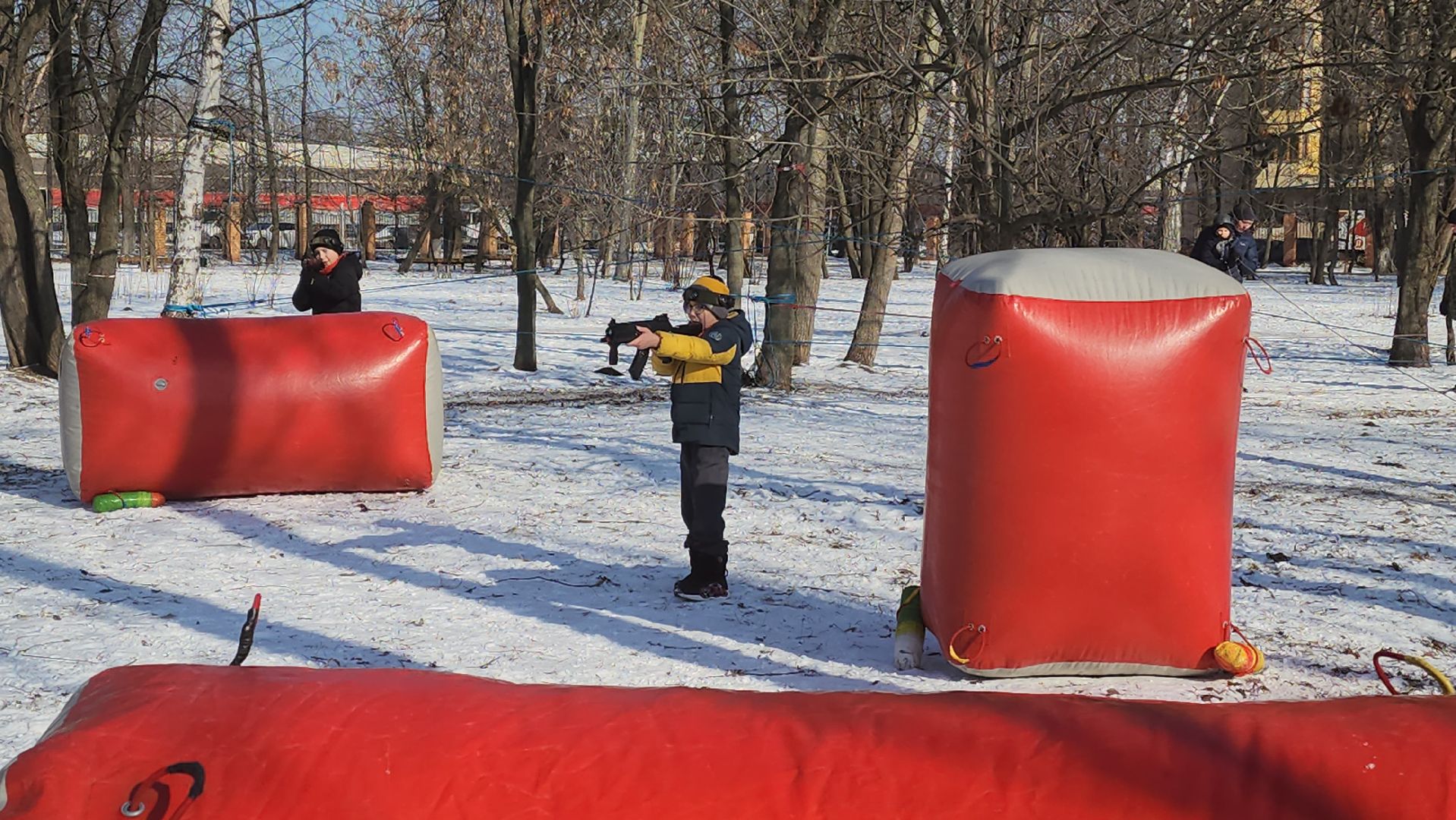 реутов, вертикалки, 23 февраля, день защитника отечества, лазертаг,