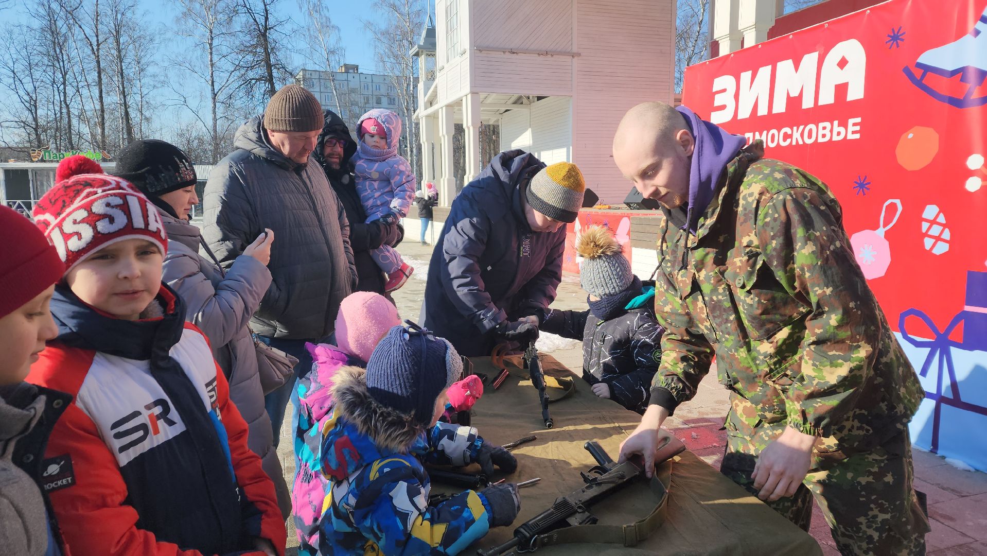 пушкино, центральный парк, автомат, сборка оружия, мастер класс, патриотическое воспитание молодежи,