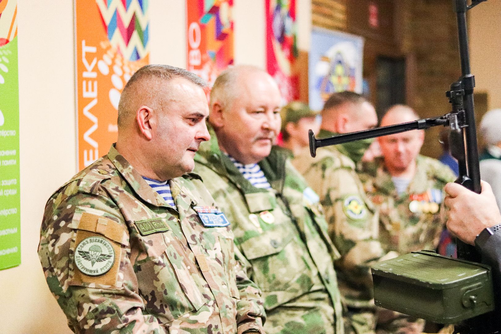 Клин, общество, выставка вооружения, люди, оружие, вертикалки,