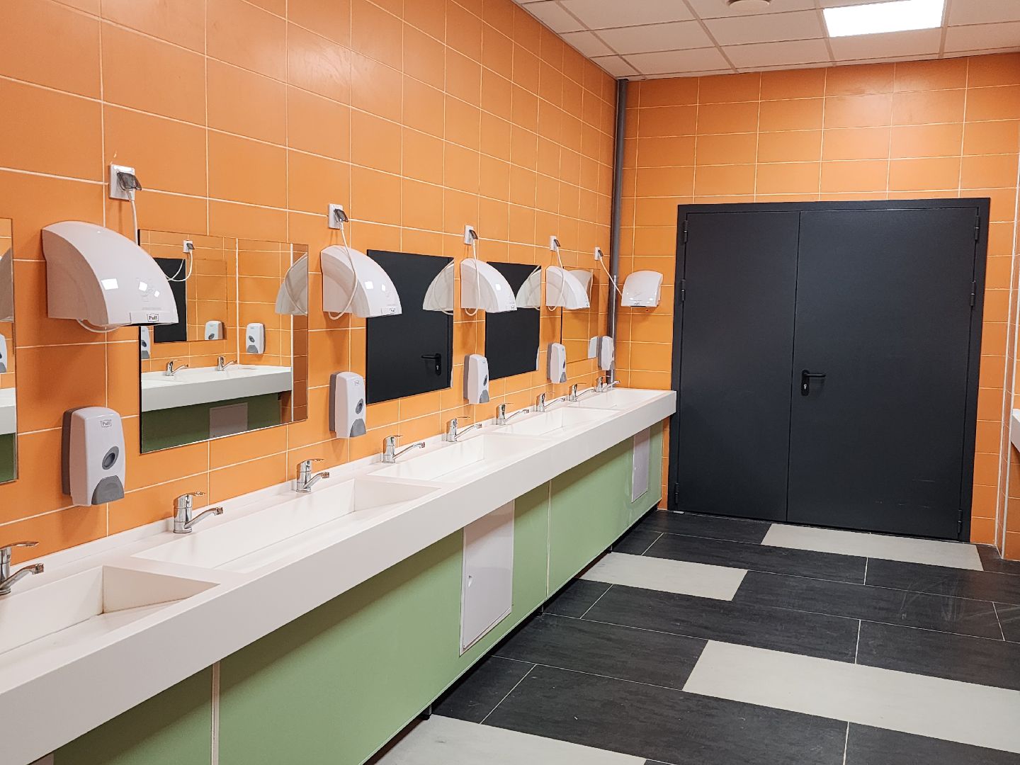 мытищи, Новый корпус школы, вертикалки,